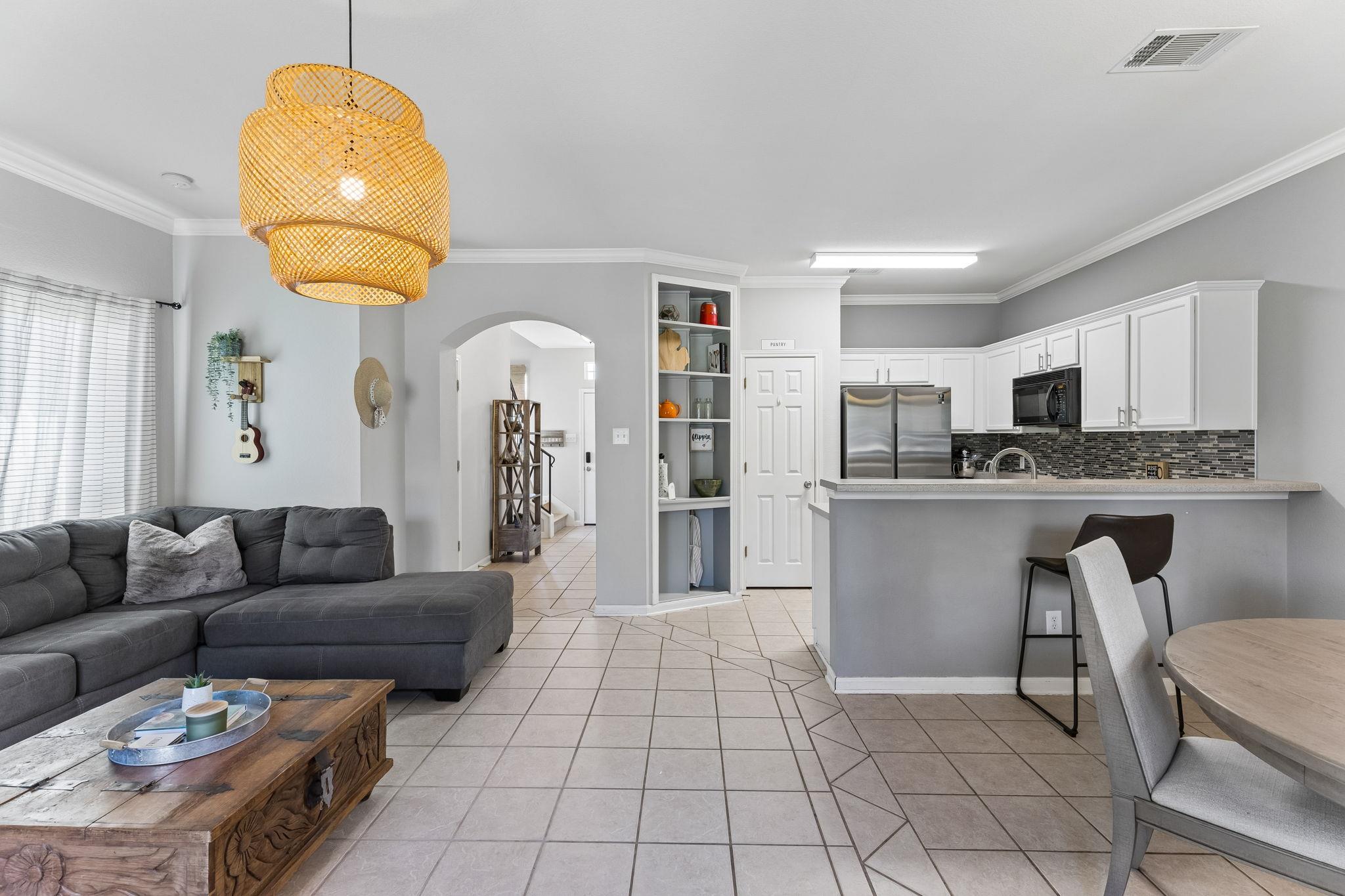 8909 Mountain Shadows Cv #b Property Photo 6