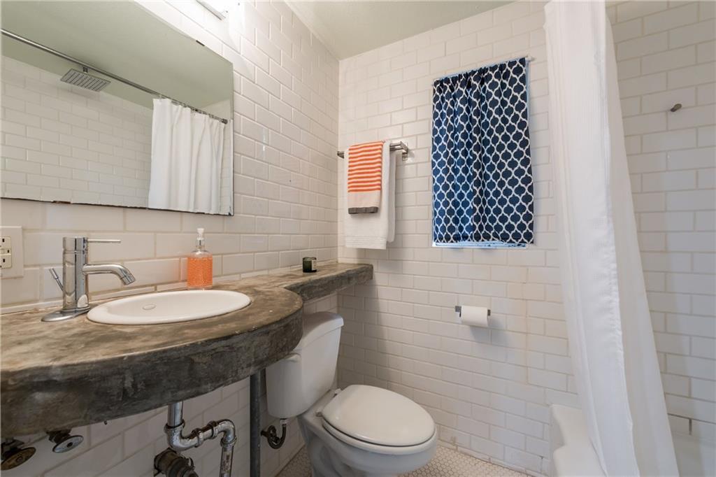 1212 Castle Hill St #7 Property Photo 25