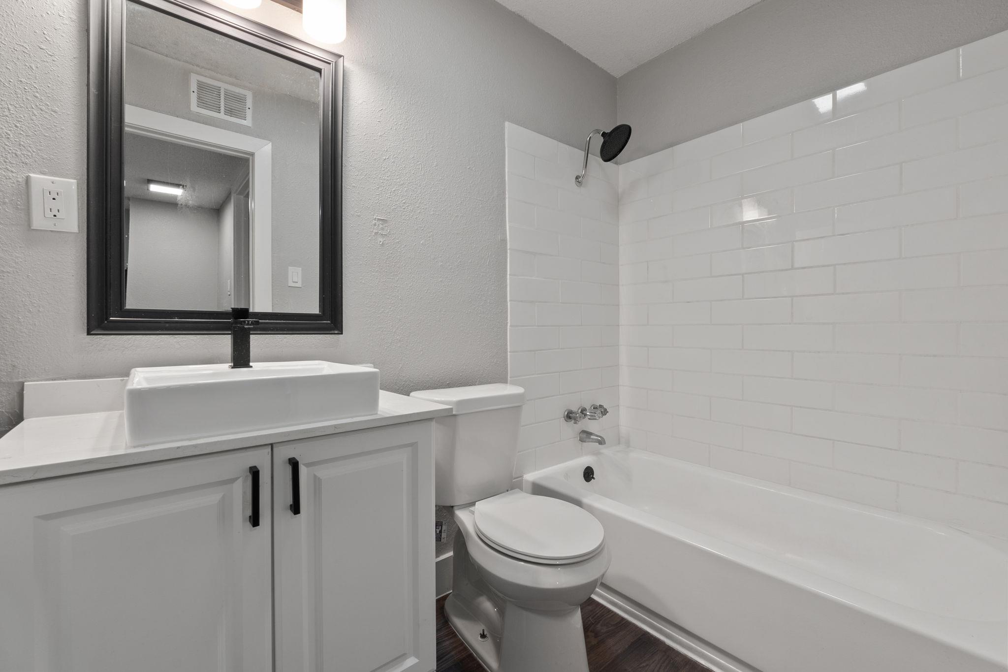 1220 W Anderson Ln 110 Property Photo 13
