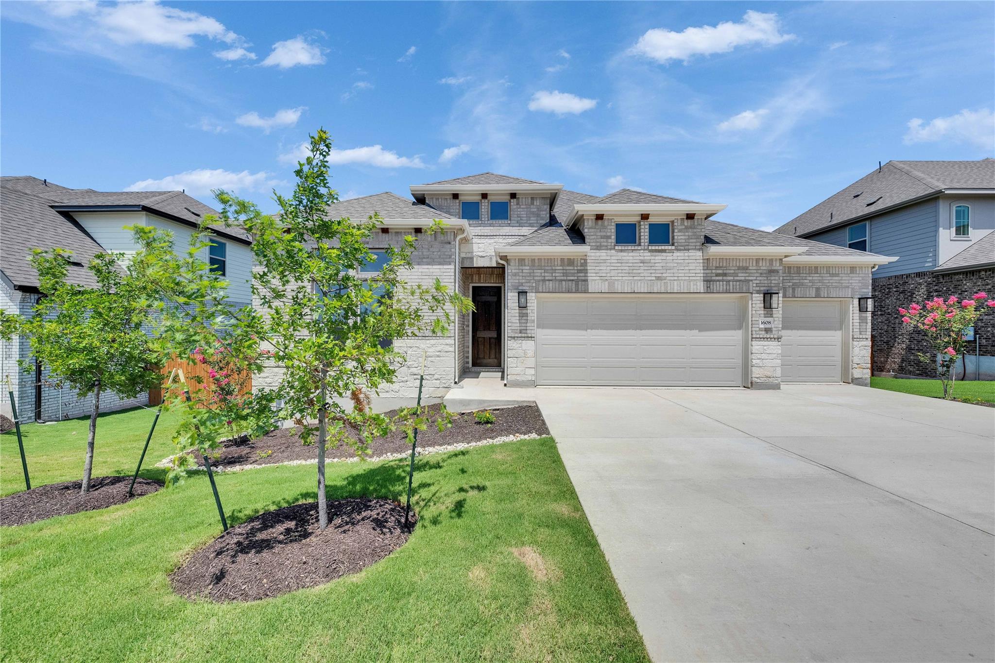1608 Scenic Heights Ln Property Photo 1