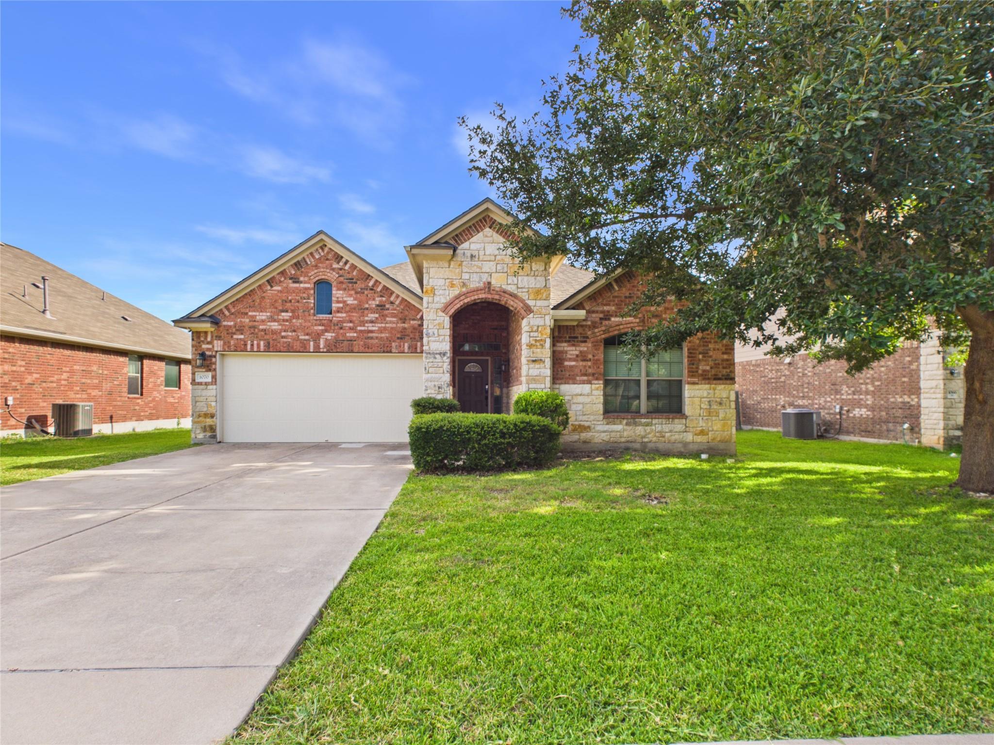 1070 Sussex Way Property Photo 1