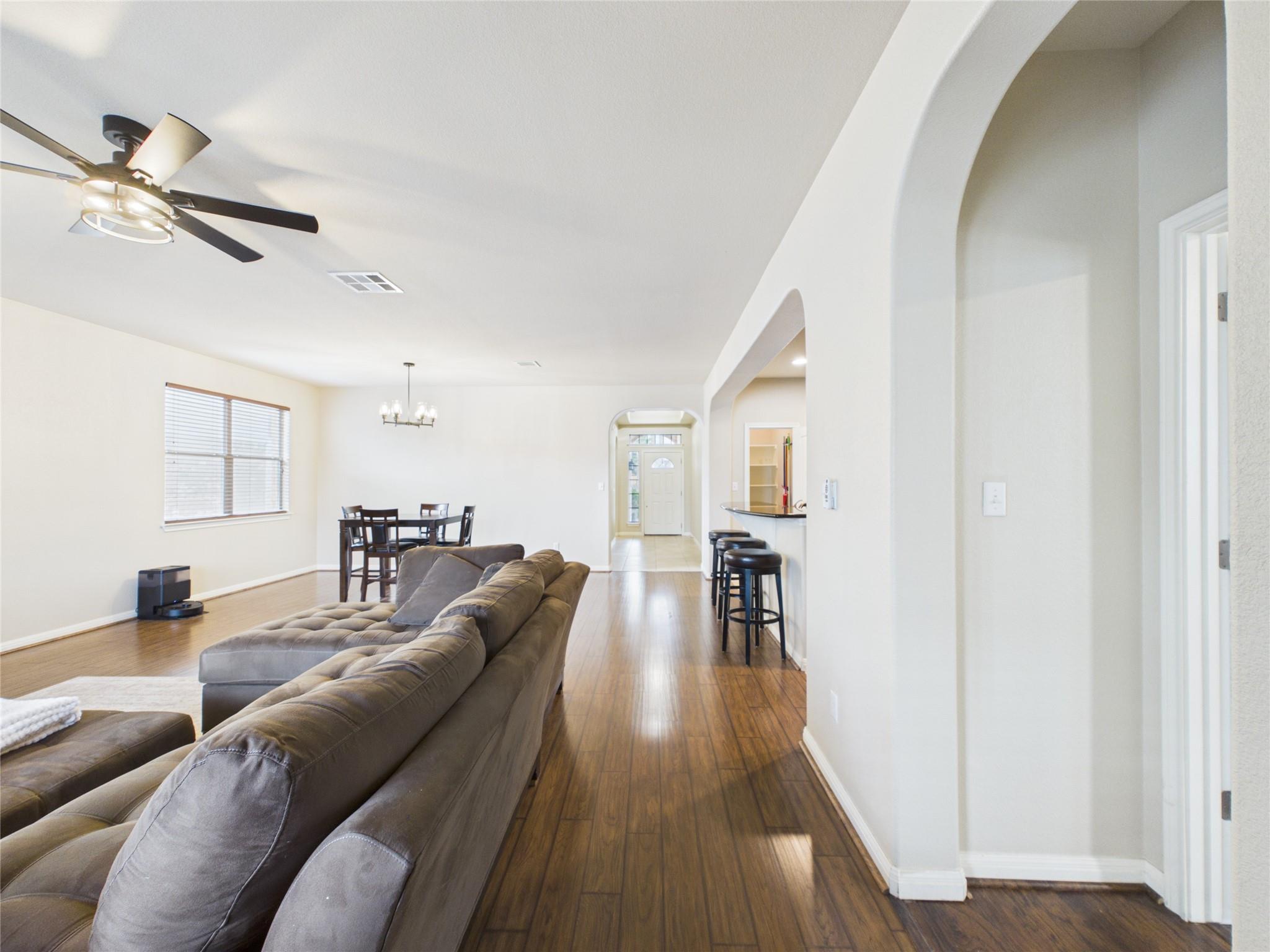 1070 Sussex Way Property Photo 6