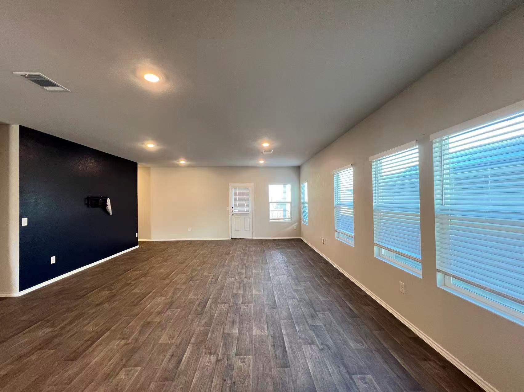 15112 Siberian Elm Ln Property Photo 6