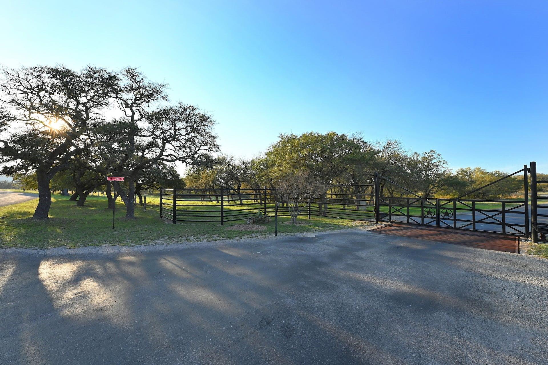 343 Cattle Creek Dr Property Photo 14