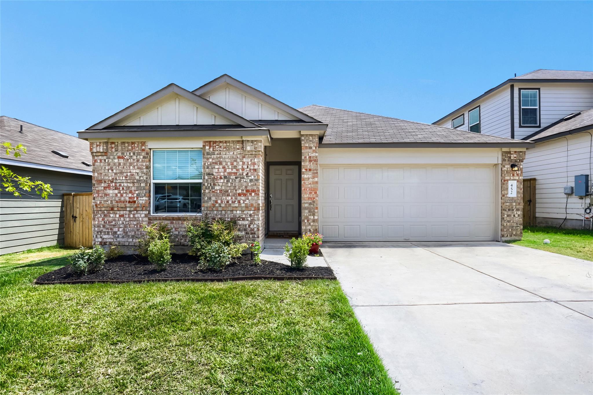 452 Perfect World Loop Property Photo 1