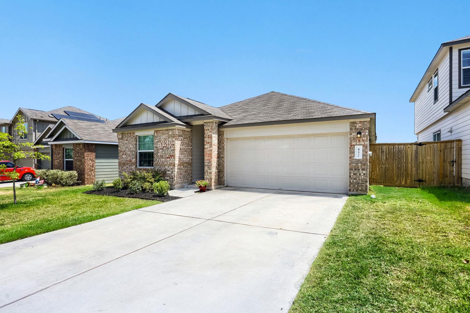 452 Perfect World Loop Property Photo 1