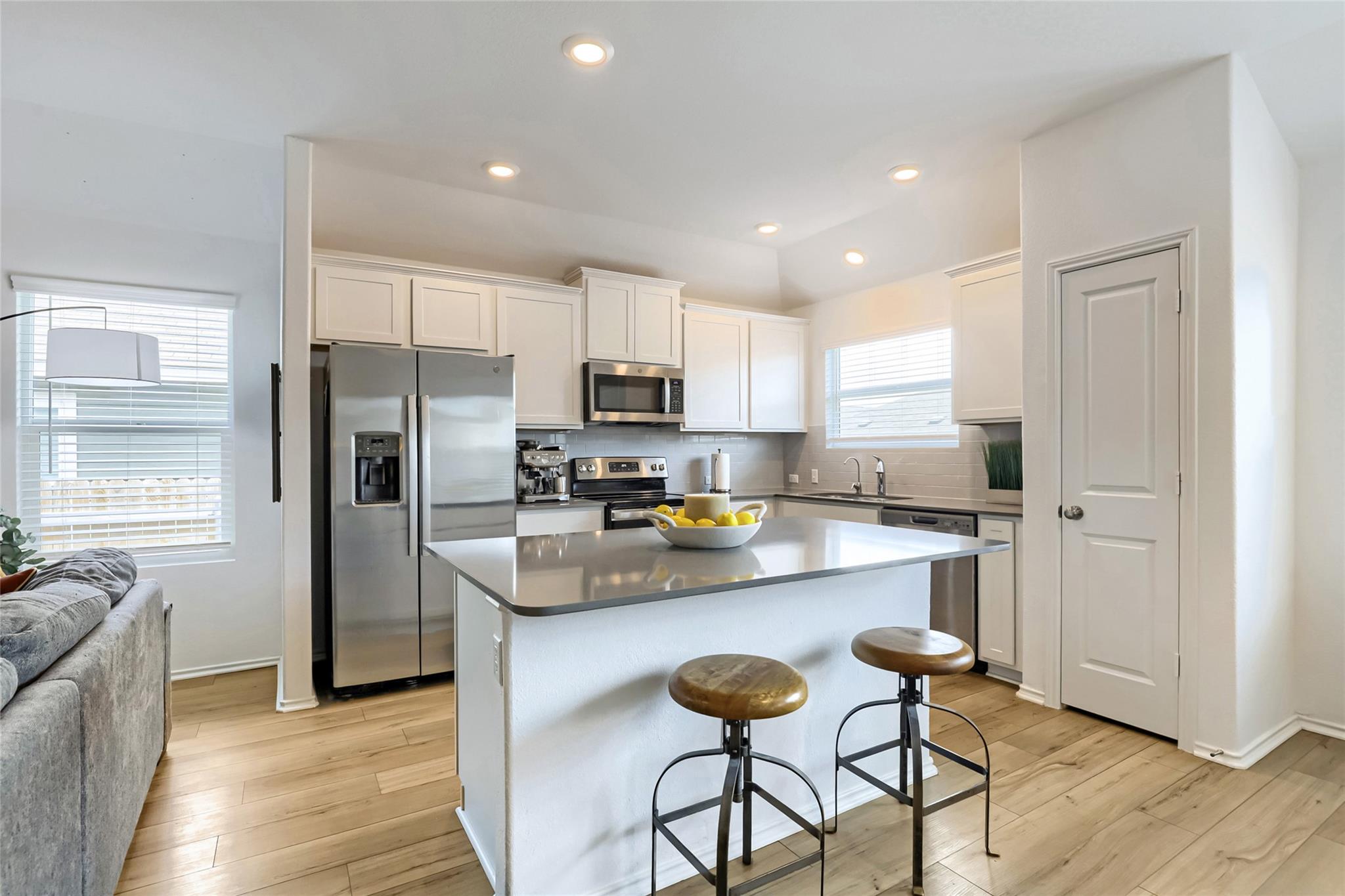 452 Perfect World Loop Property Photo 7