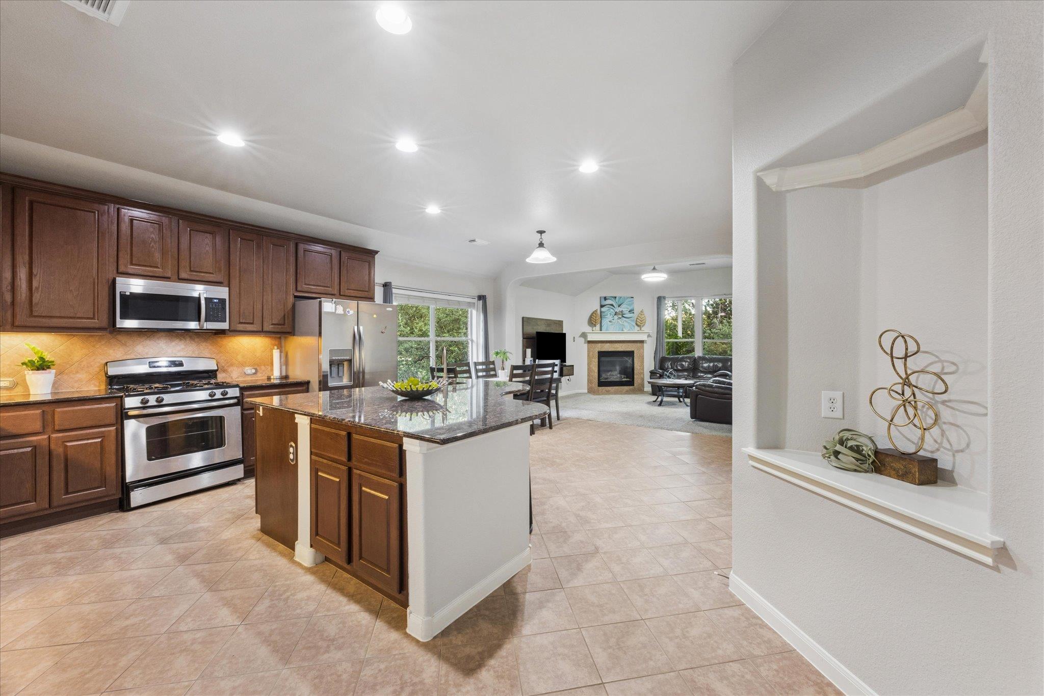 3608 Juniper Hills St Property Photo 7
