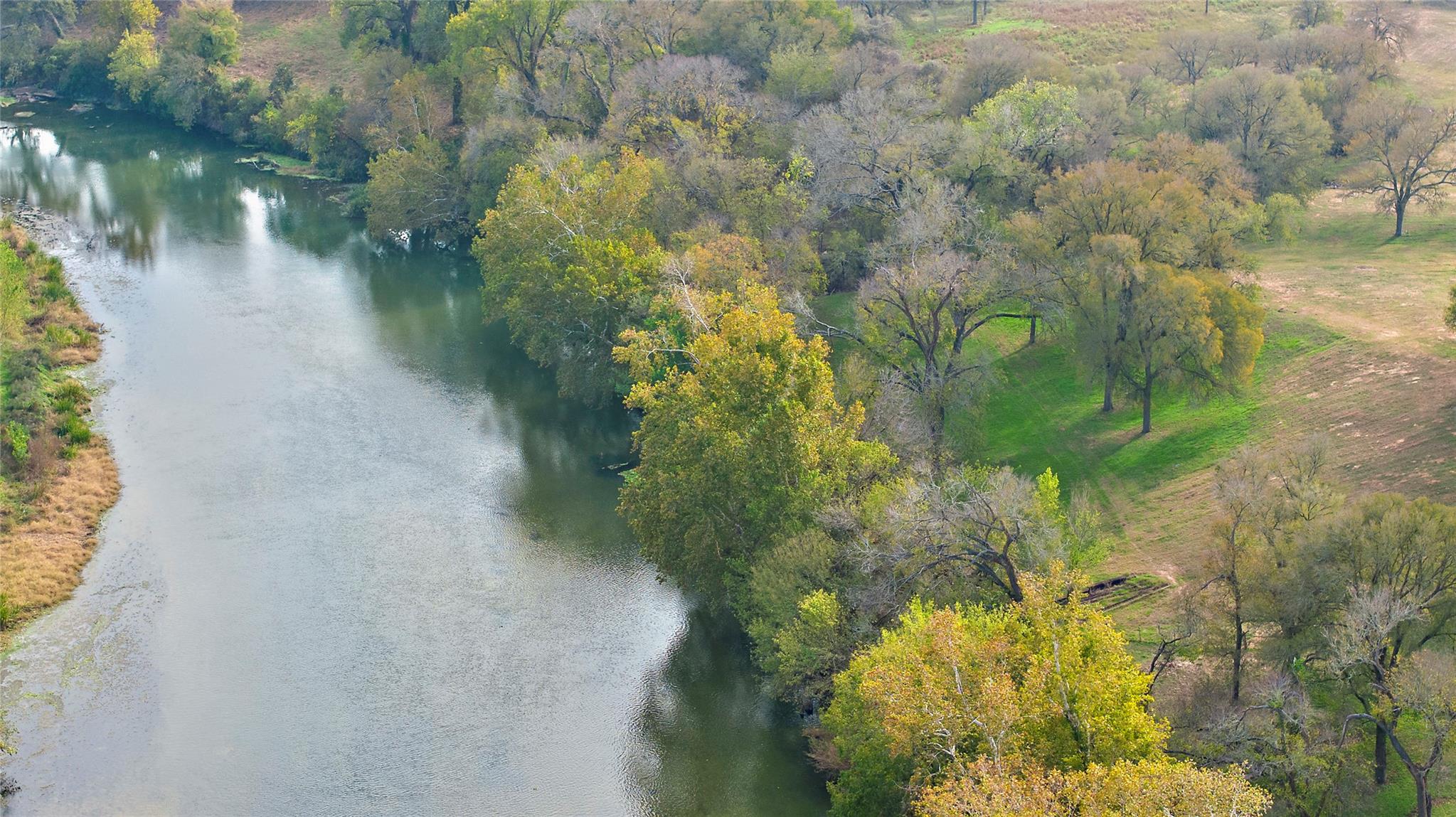 611 Fm 969 Property Photo 2