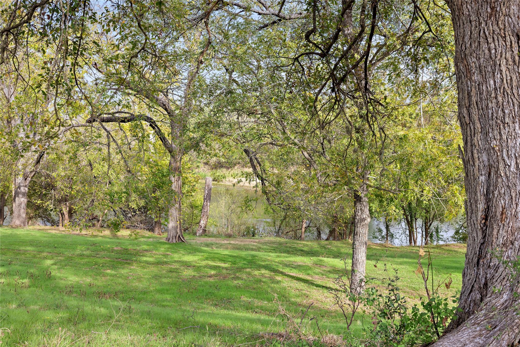 611 Fm 969 Property Photo 13