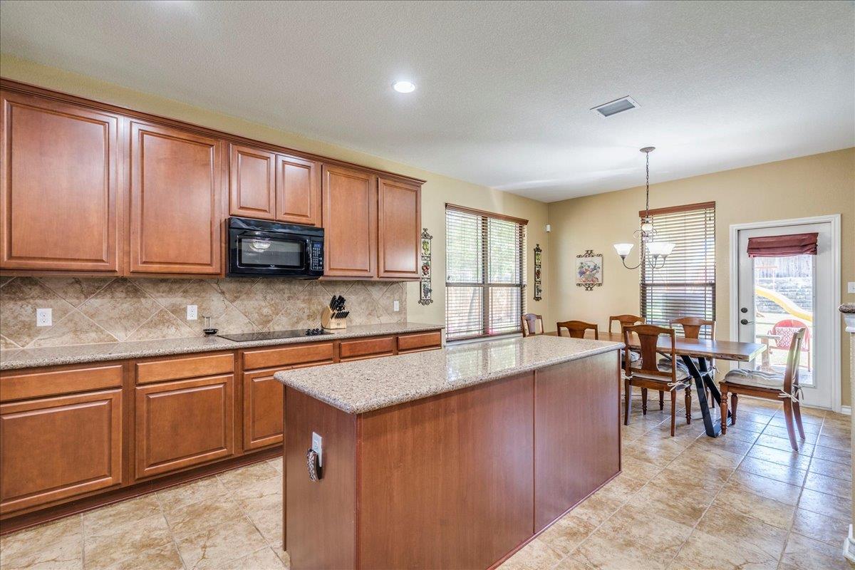 416 Hogg Pecan Pass Property Photo 10