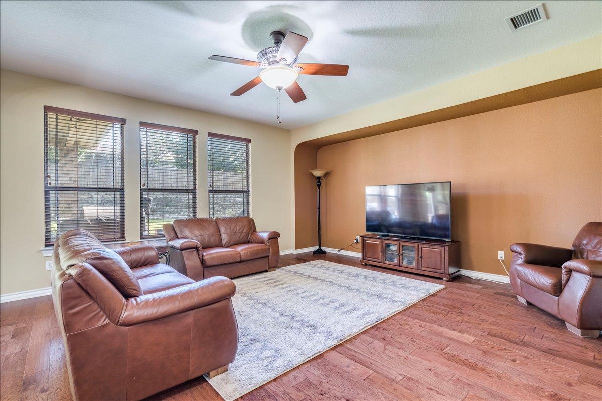 416 Hogg Pecan Pass Property Photo 14