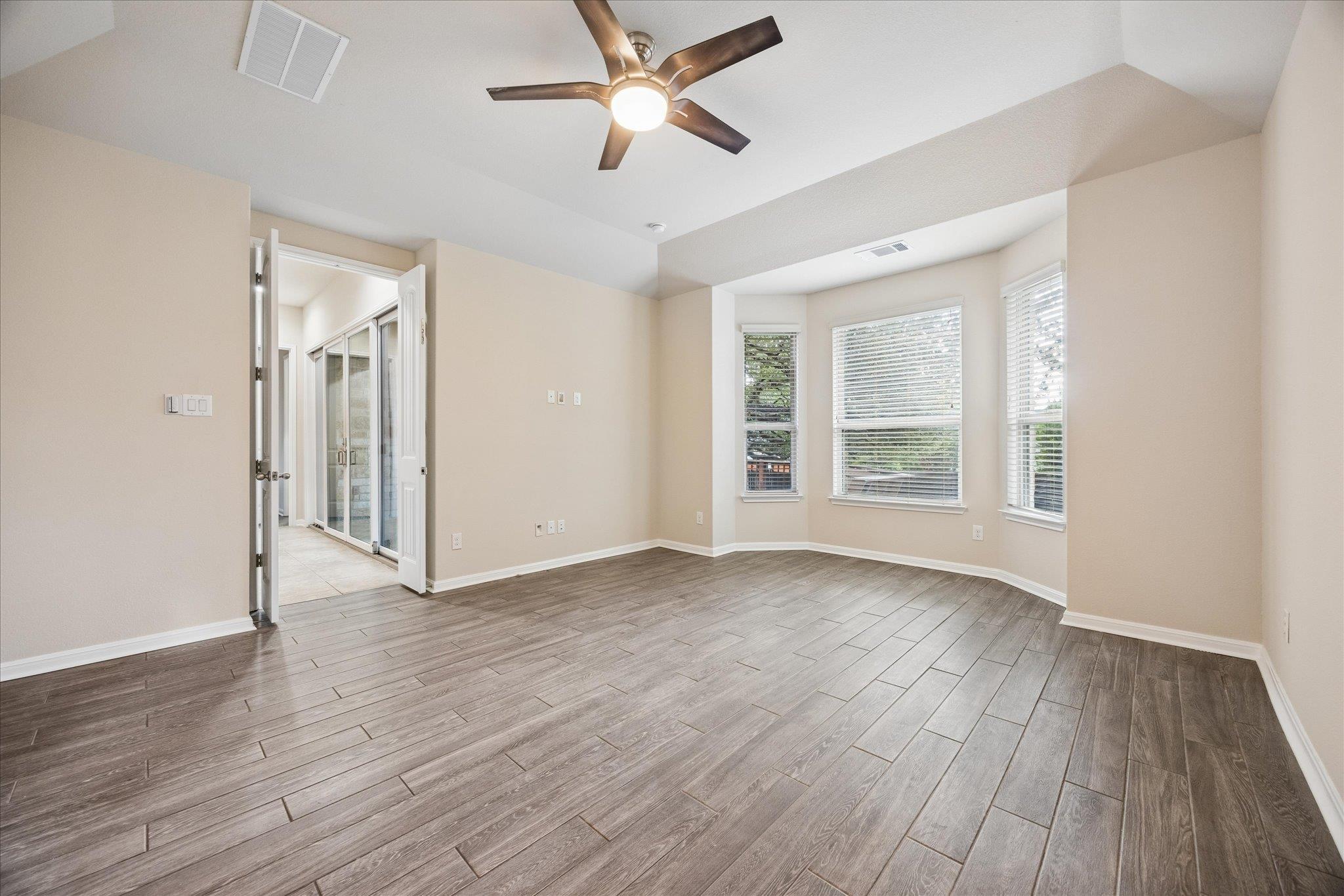 3302 Mossy Grove Ct Property Photo 7