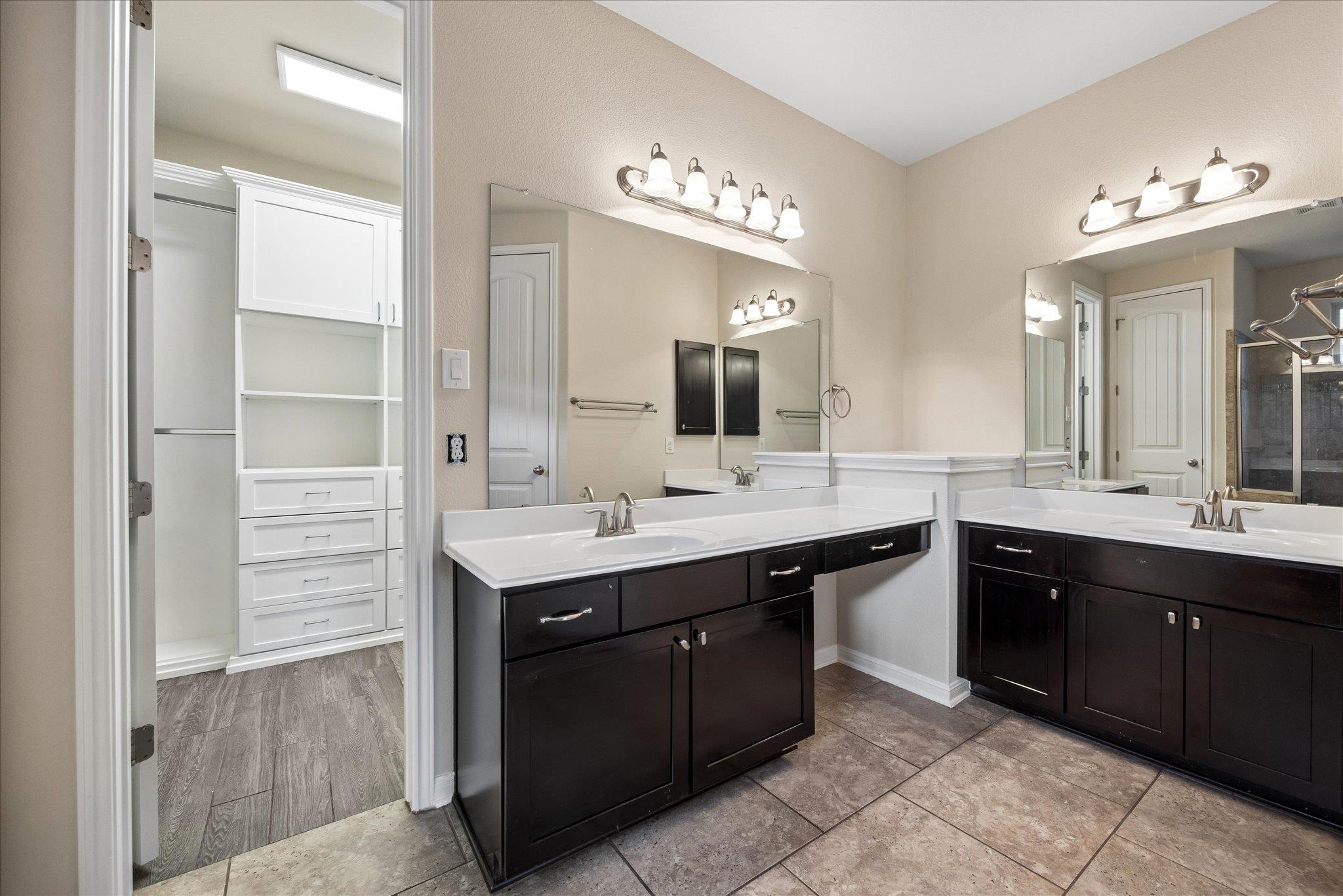 3302 Mossy Grove Ct Property Photo 8