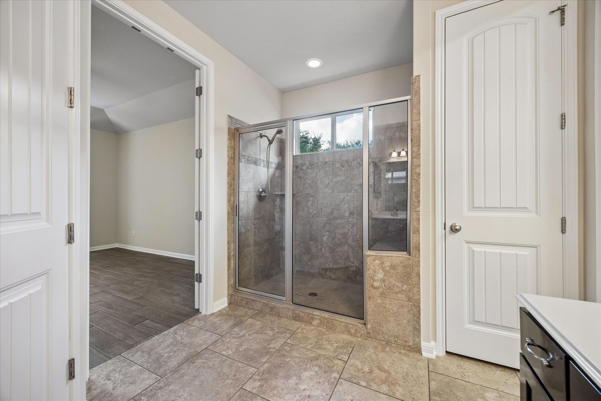 3302 Mossy Grove Ct Property Photo 9