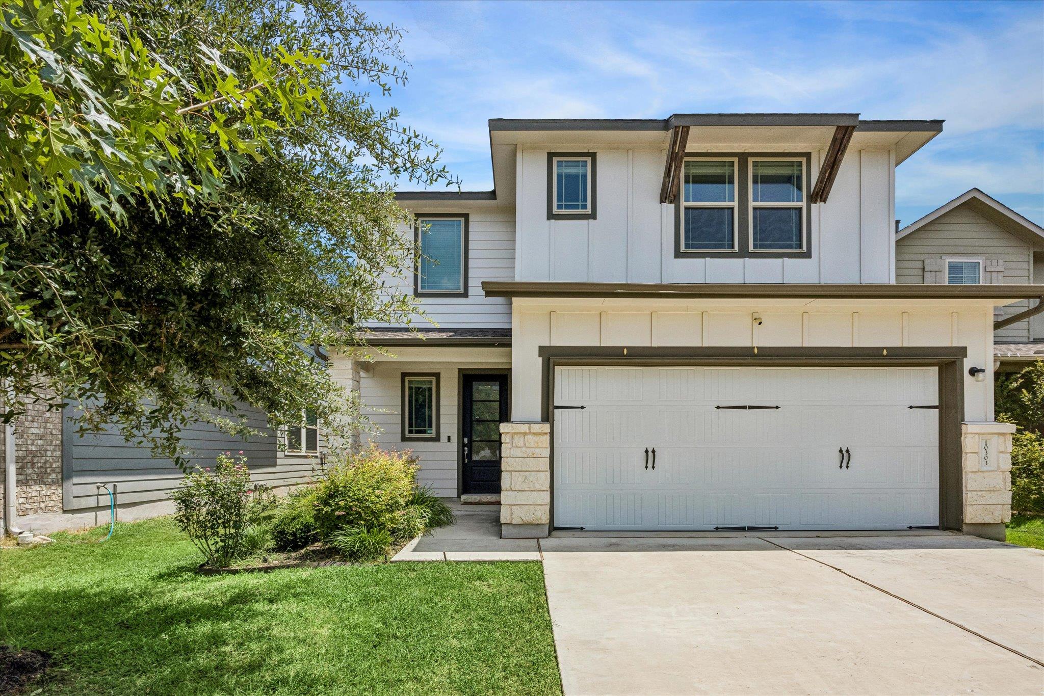 10303 Buster Dr Property Photo 1