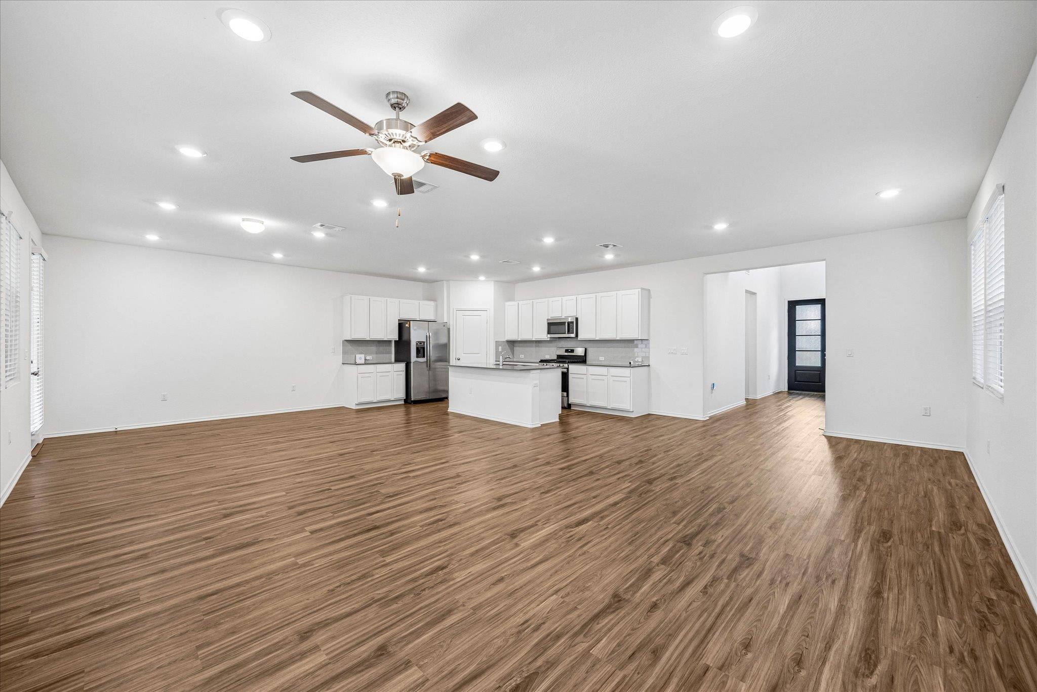 10303 Buster Dr Property Photo 6