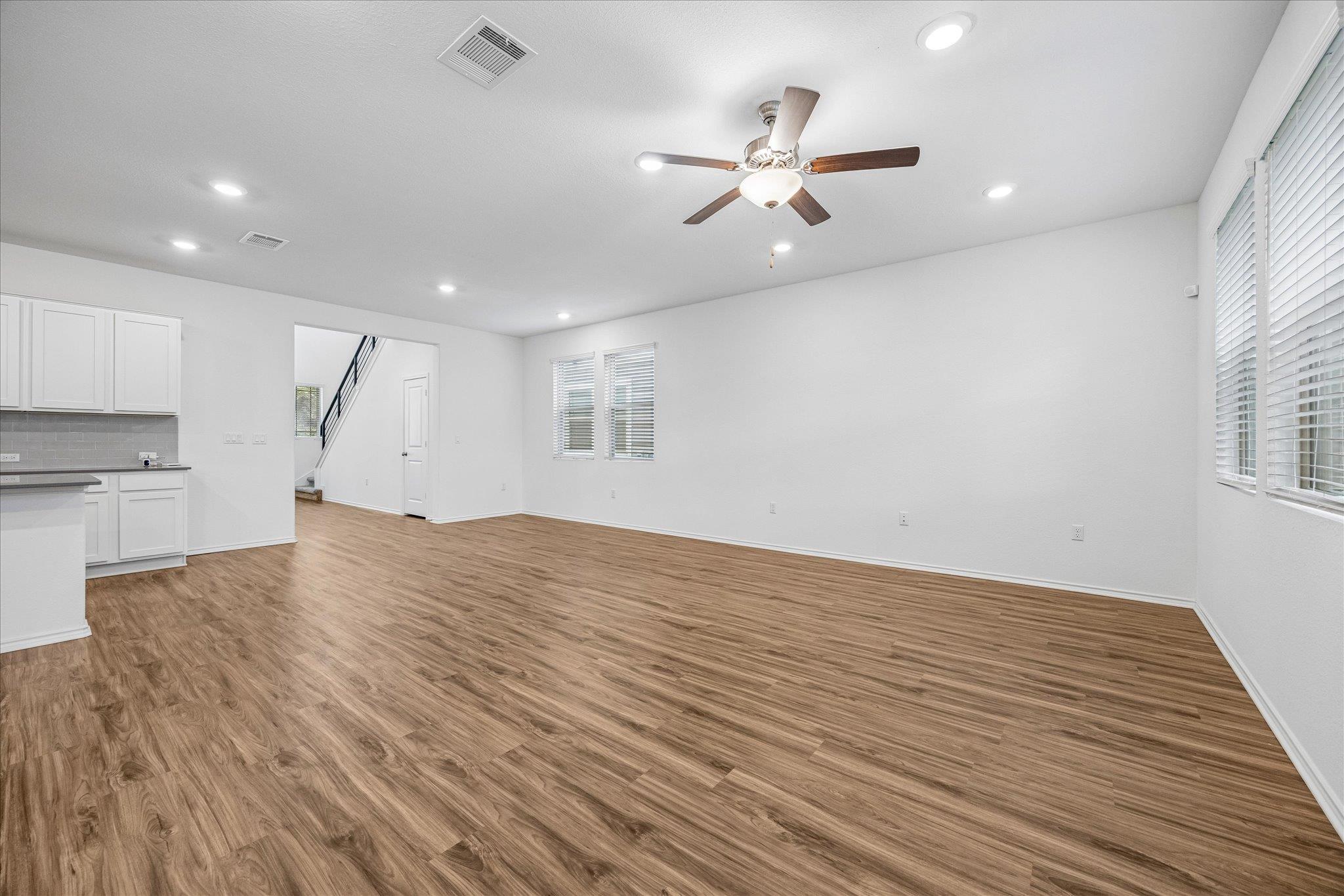 10303 Buster Dr Property Photo 8