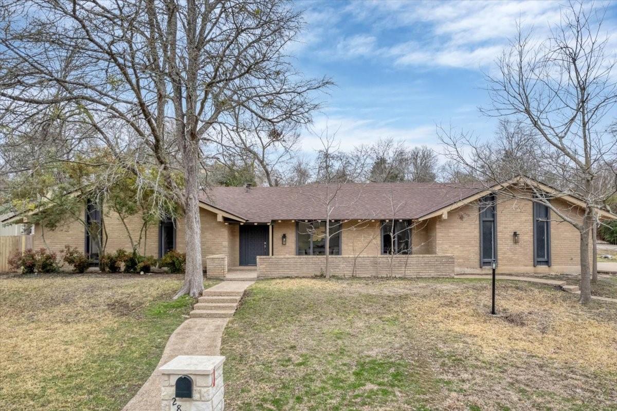 2809 Pecan Valley Dr Property Photo 2