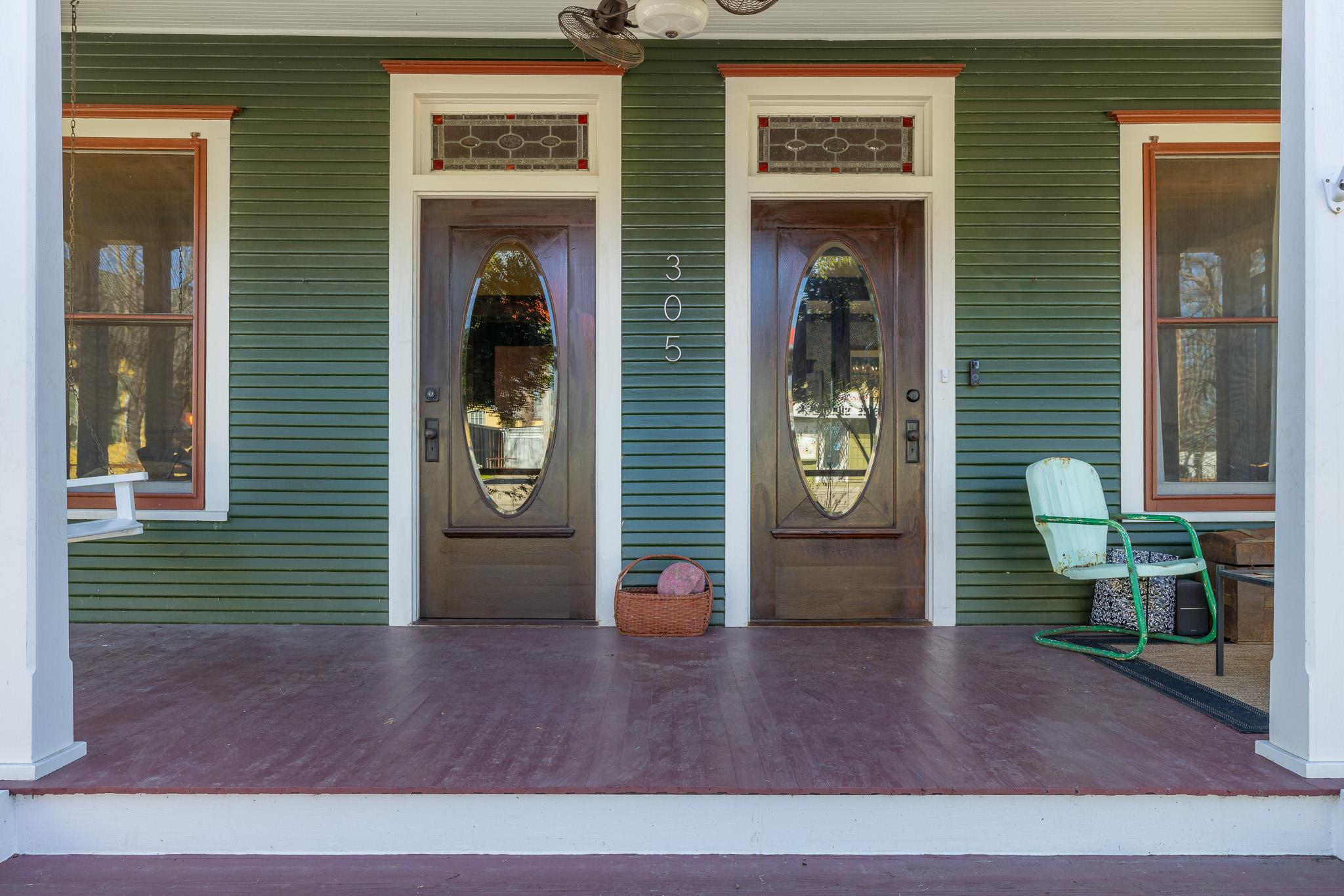 305 N Rusk St Property Photo 2