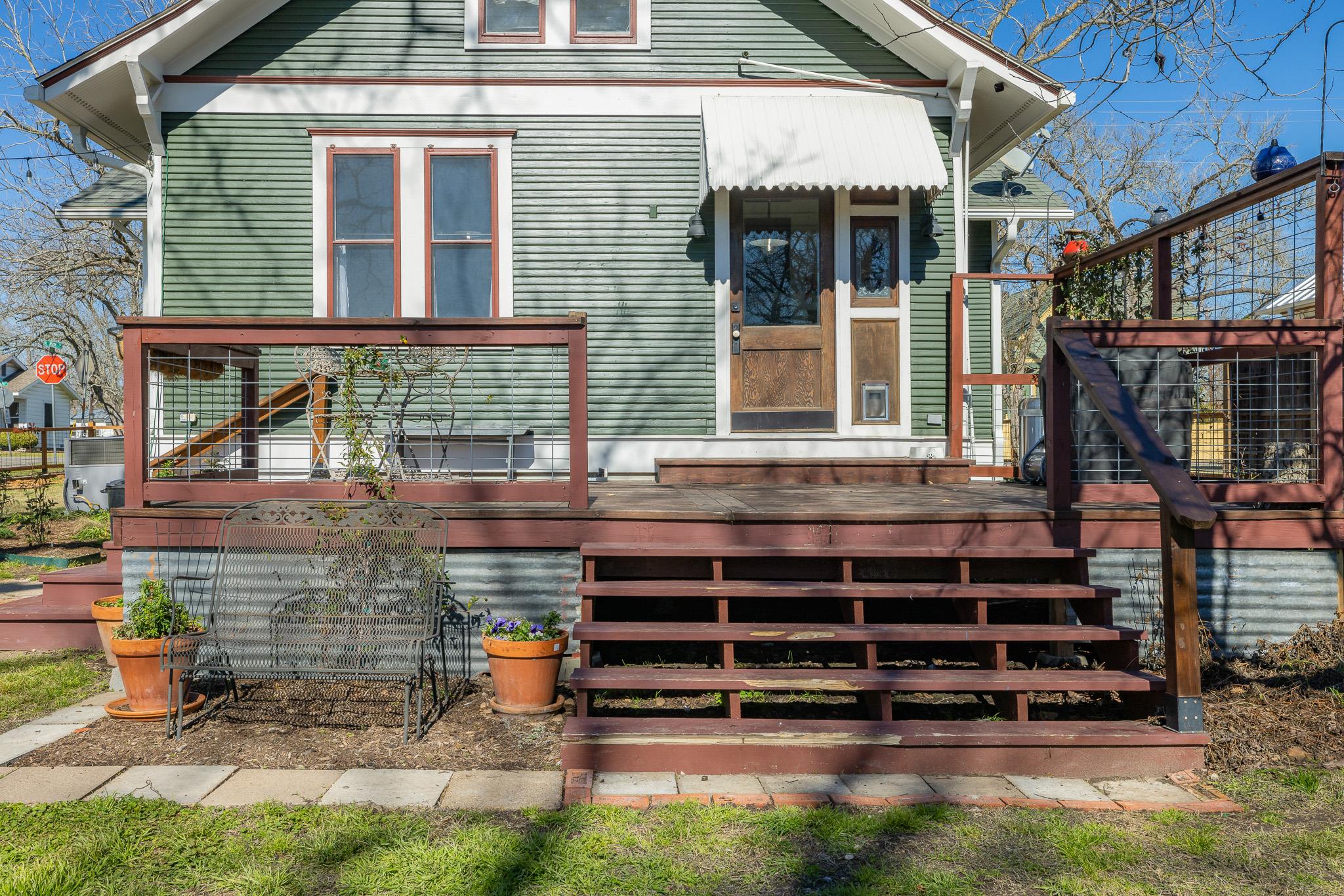 305 N Rusk St Property Photo 33