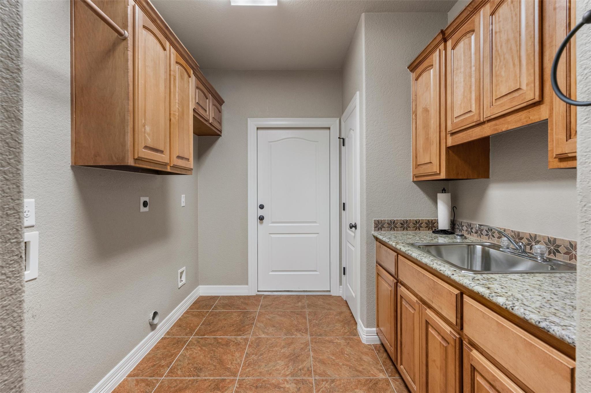 8006 Ridgeway Ct Property Photo 32