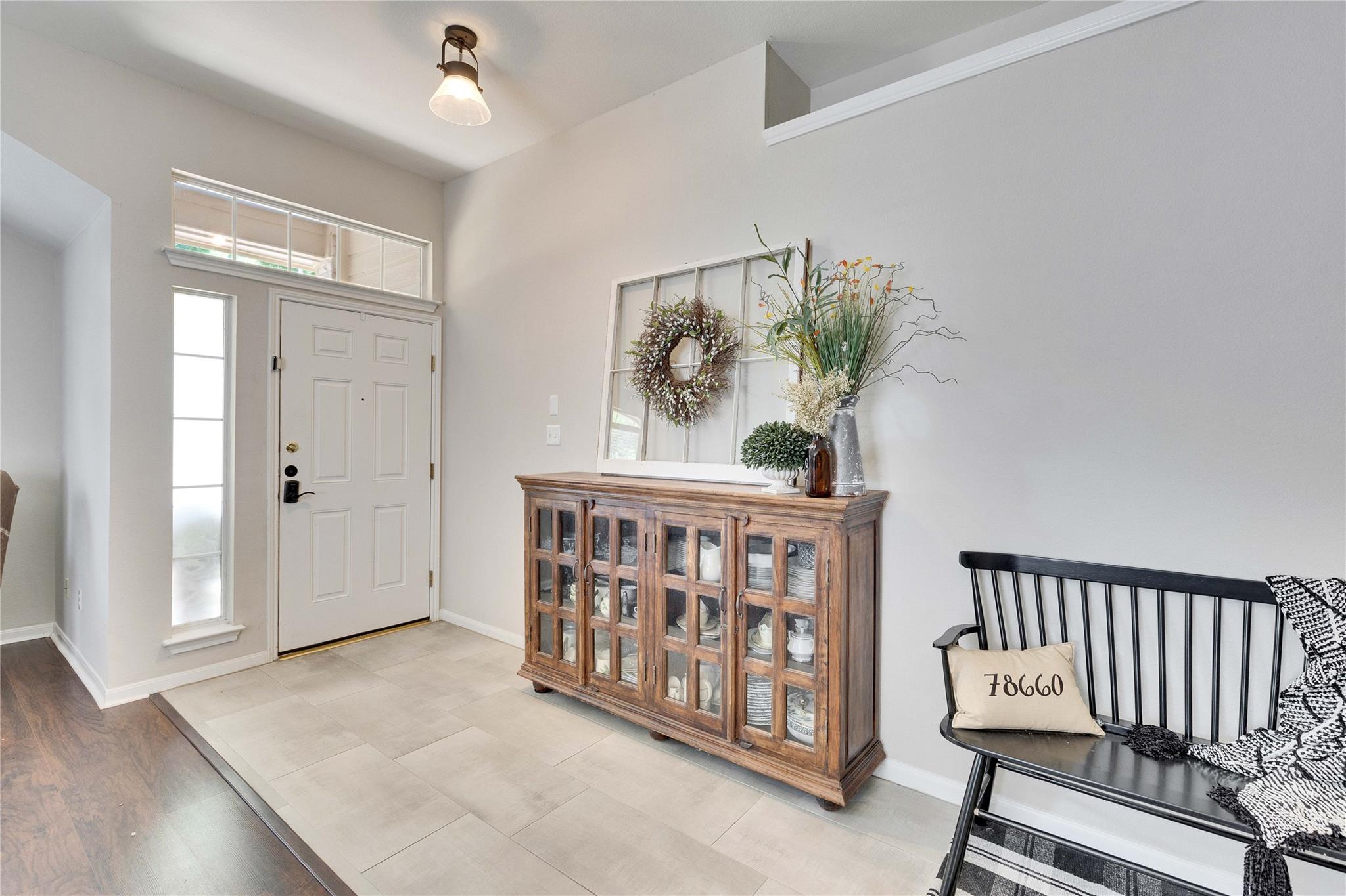 1510 Dahlia Ct Property Photo 4