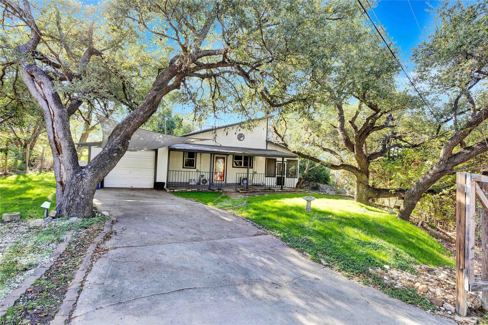 16213 Monks Mountain Dr Property Photo 1