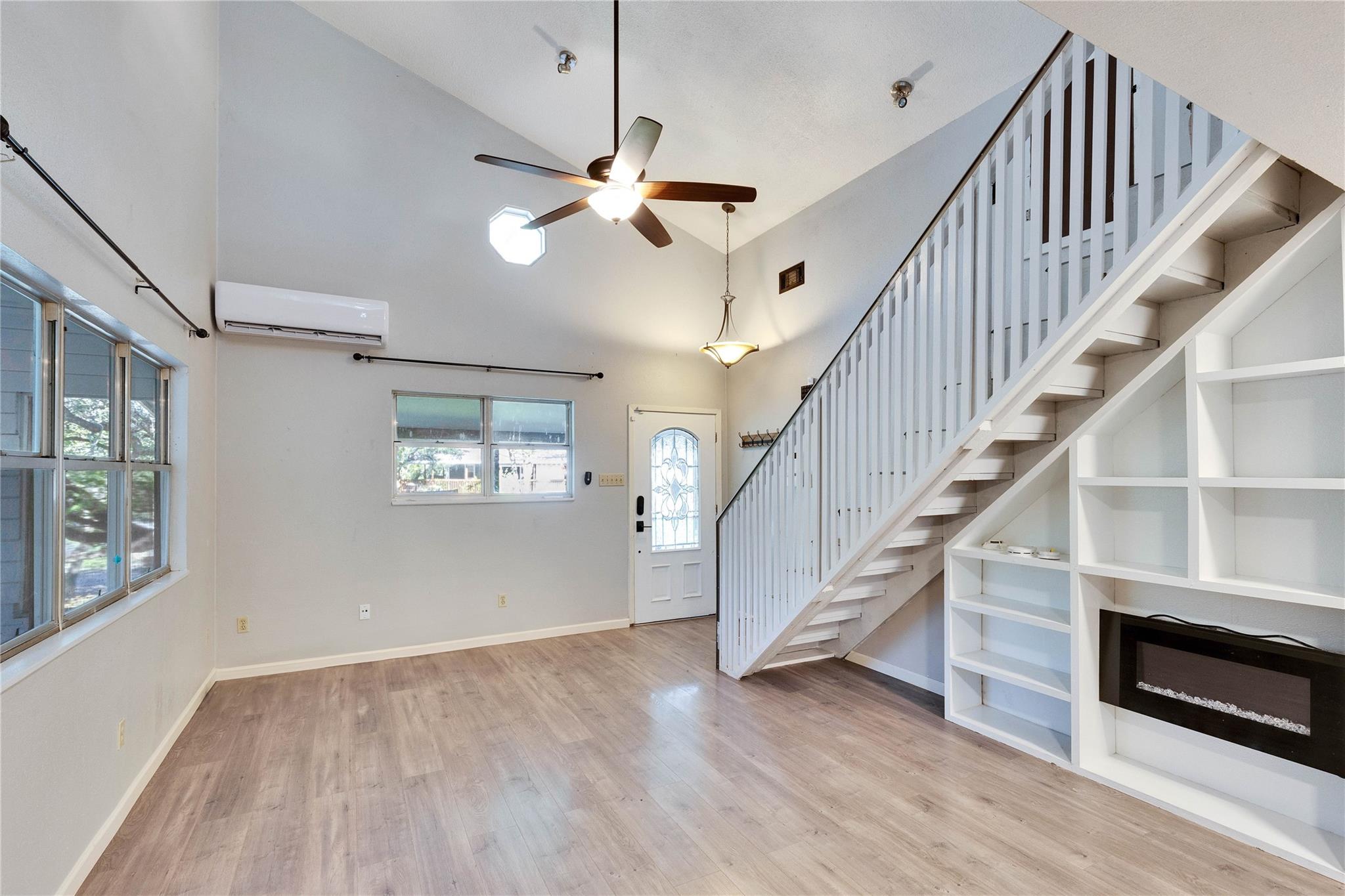 16213 Monks Mountain Dr Property Photo 6