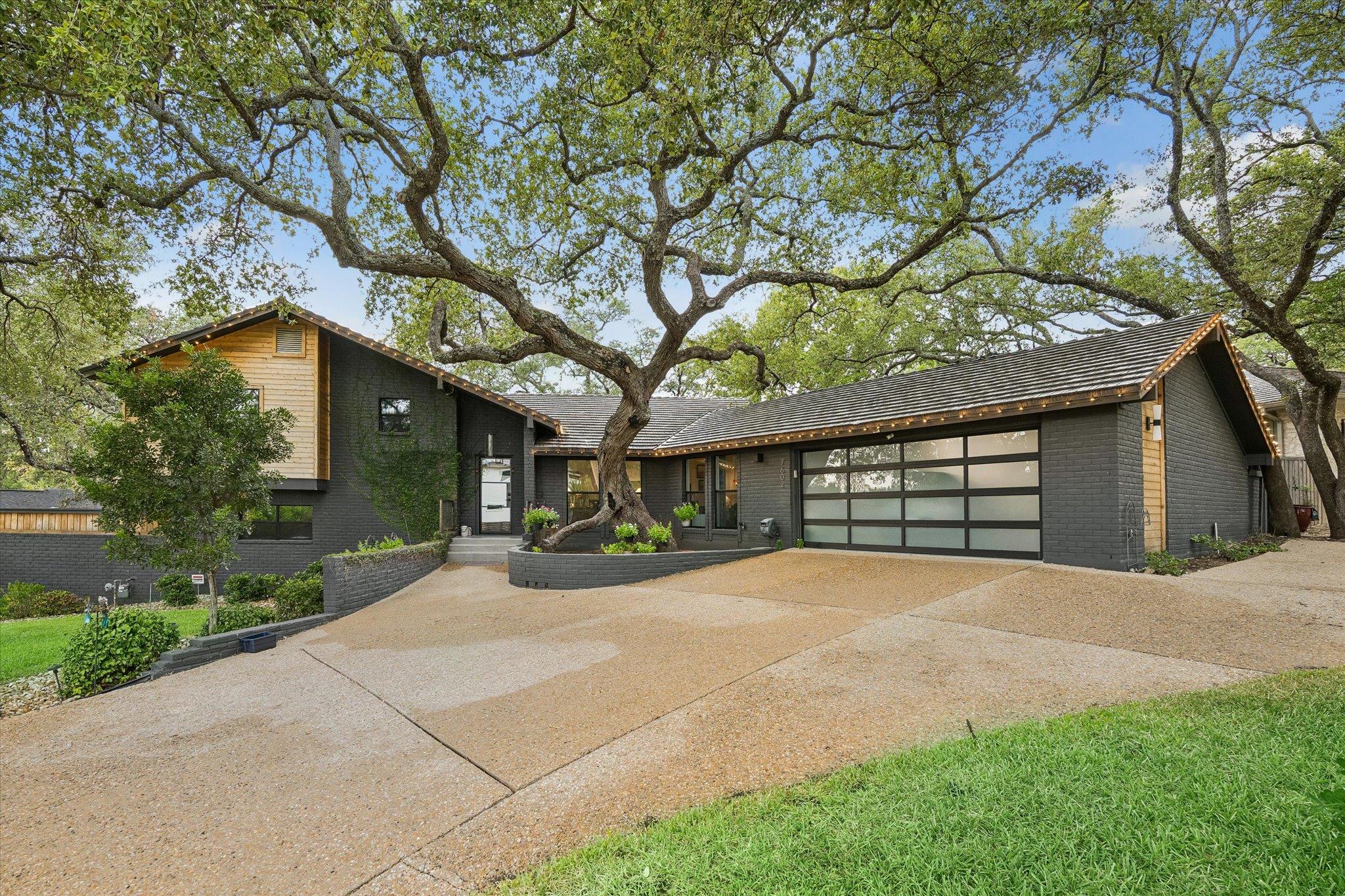 7602 Stoneywood Dr Property Photo 1