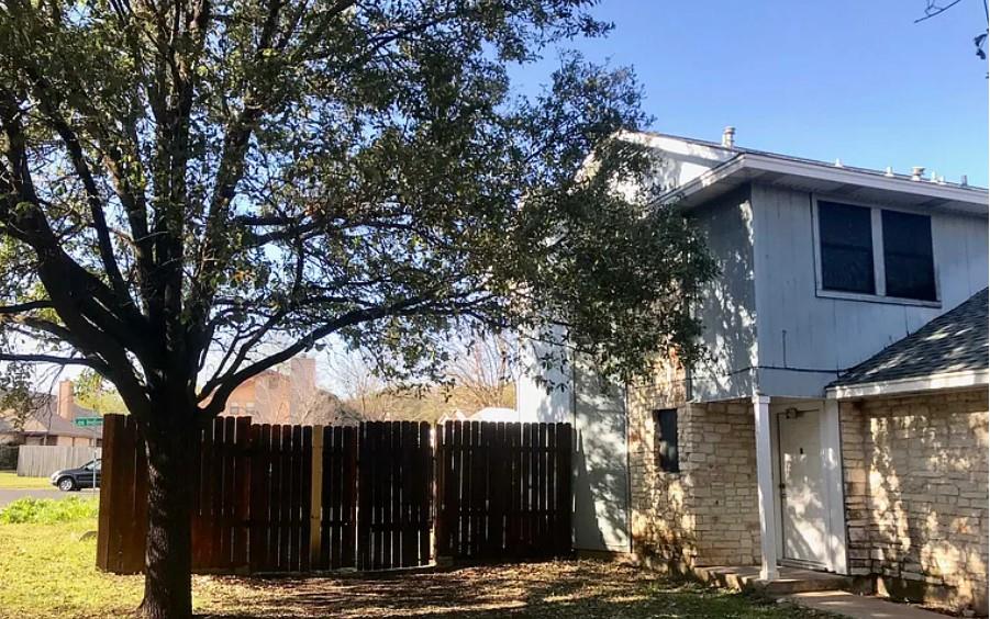 7808 Topawa Cv B Property Photo