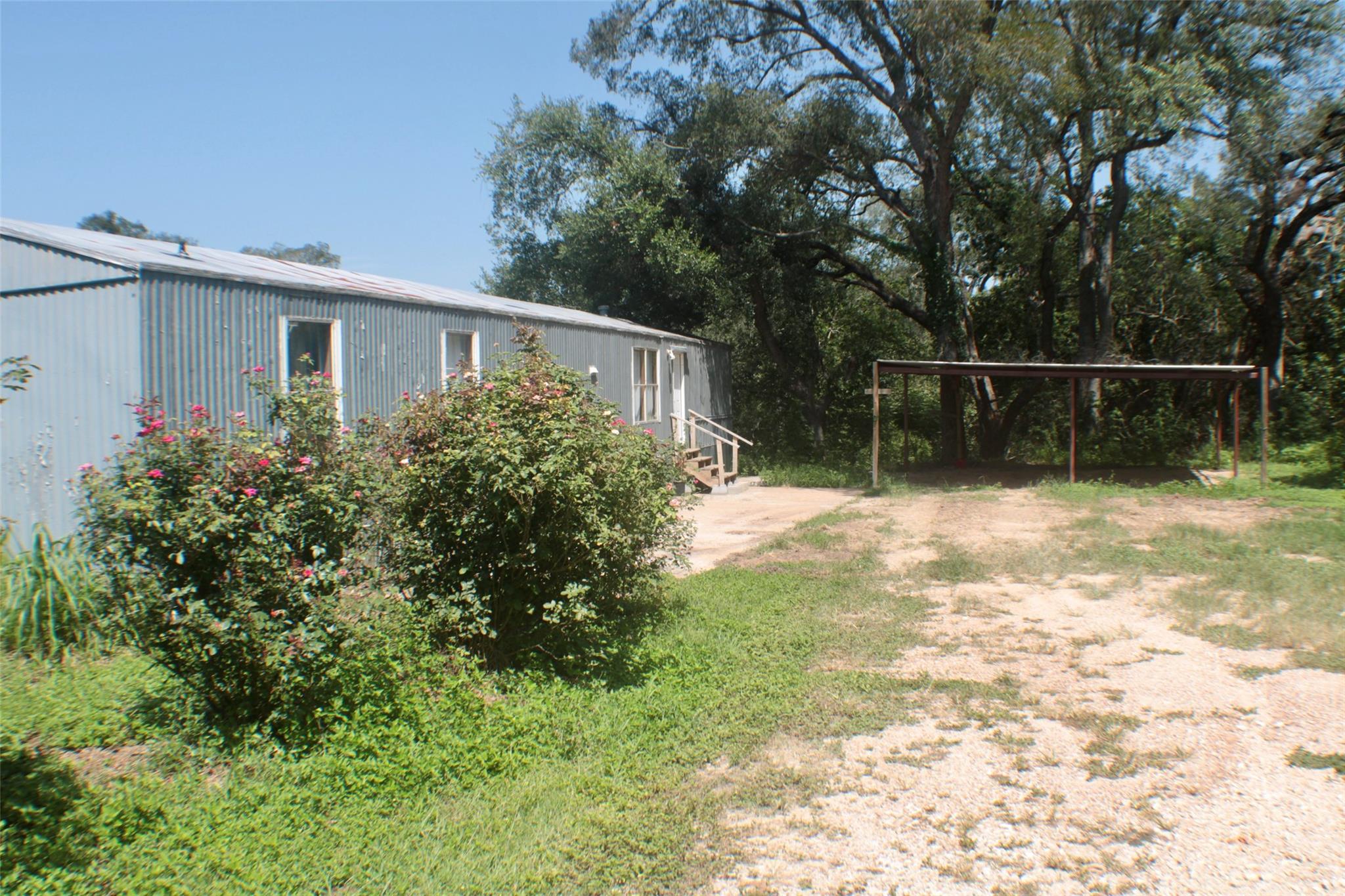 933 W Highway 71 None Property Photo 1