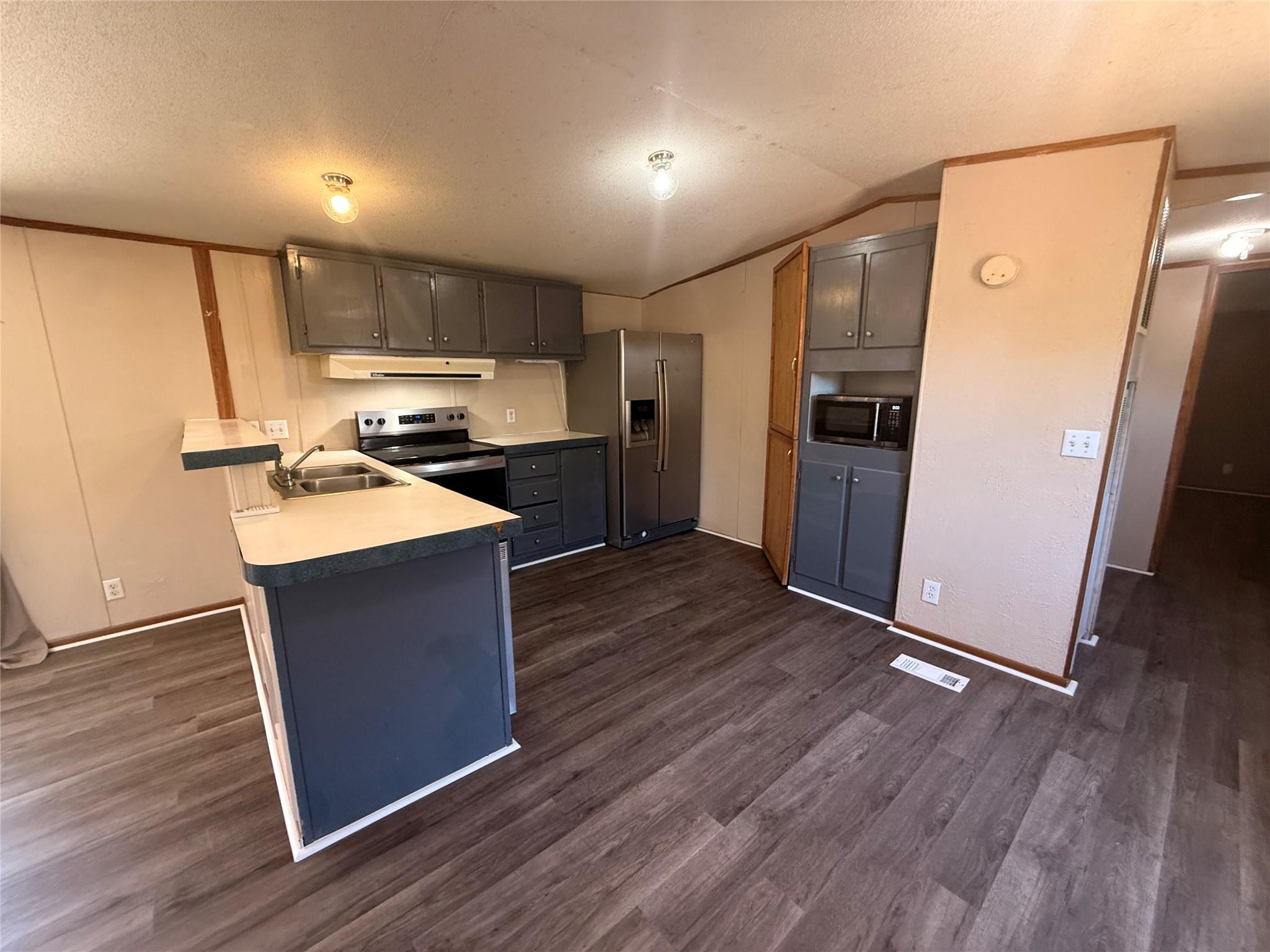933 W Highway 71 None Property Photo 6
