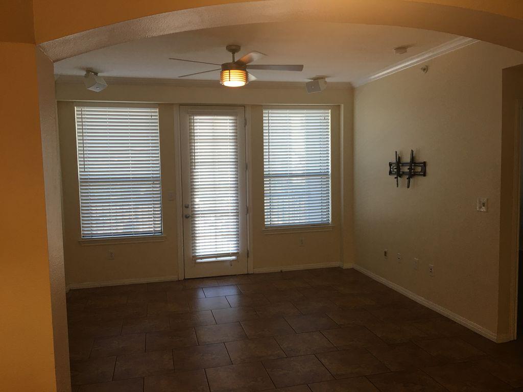 2505 San Gabriel St #204 Property Photo 2
