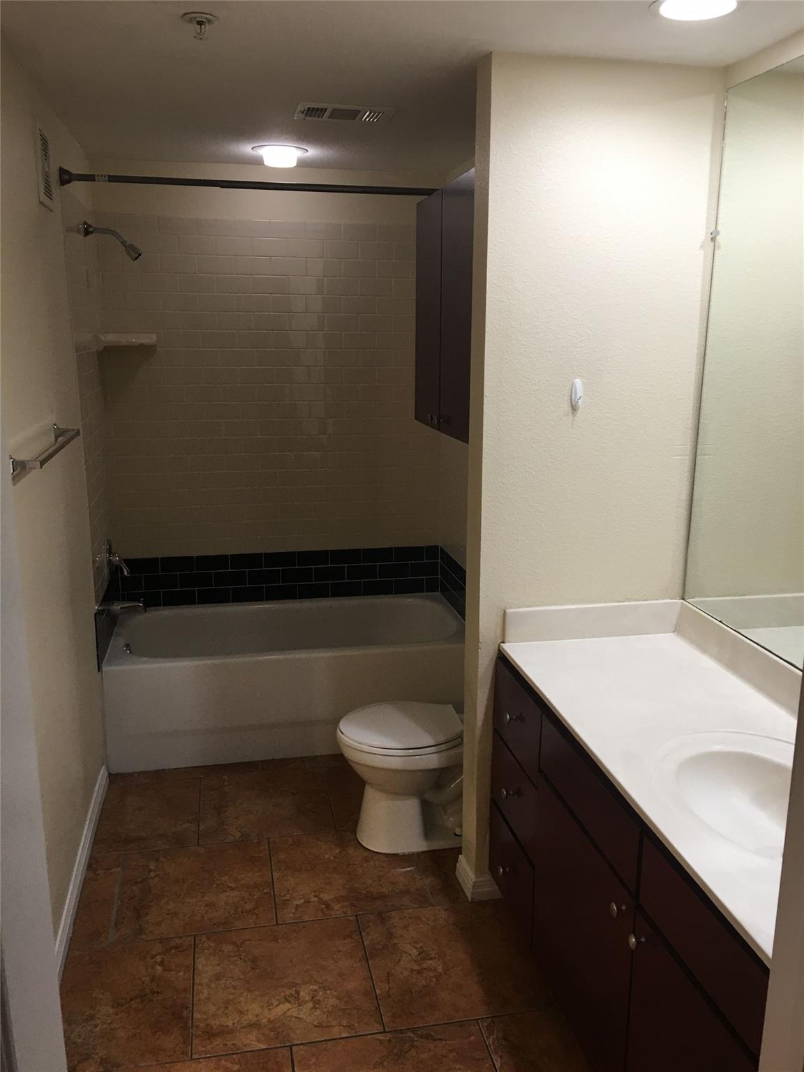 2505 San Gabriel St #204 Property Photo 4