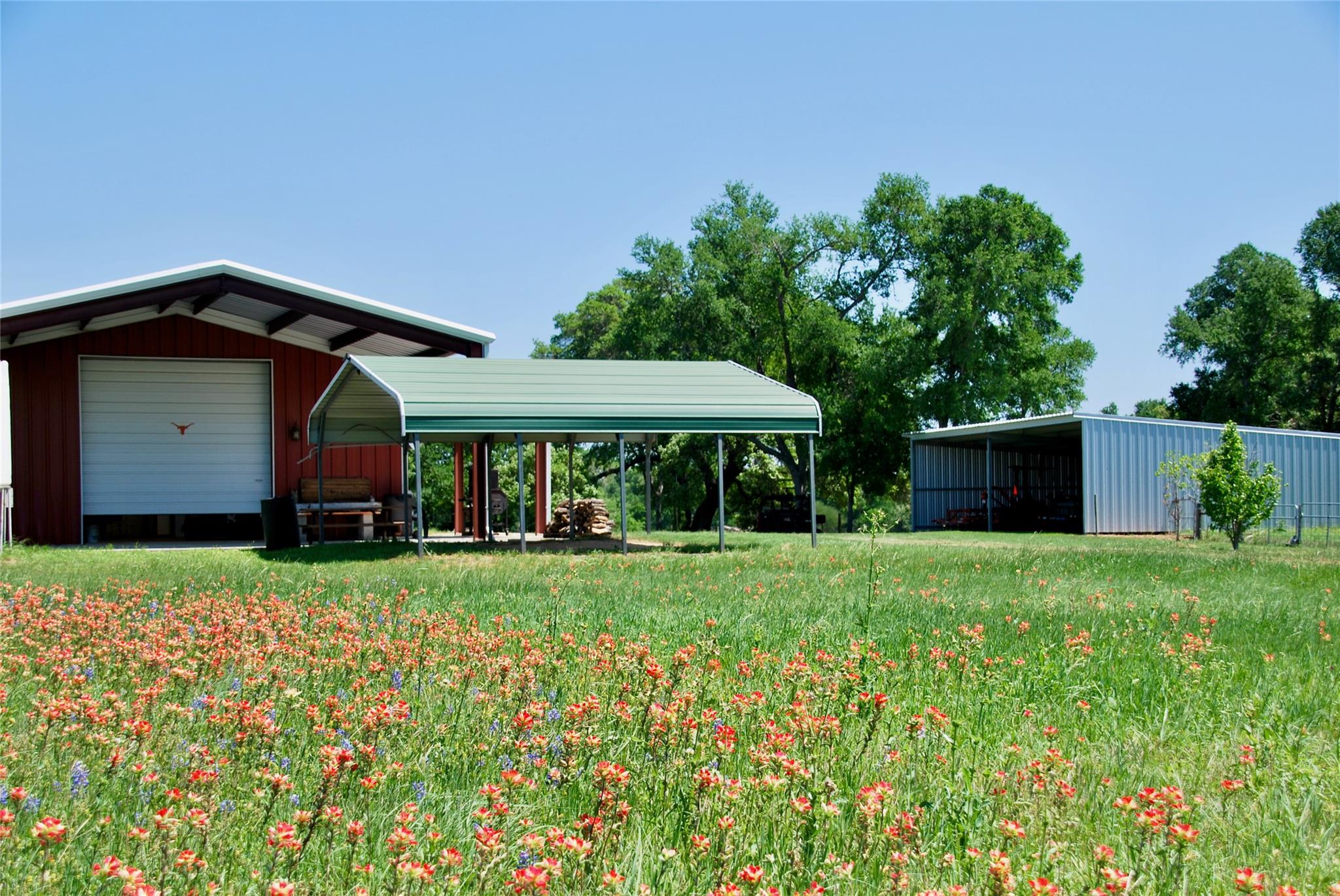 4255 Fm 957 Property Photo 9