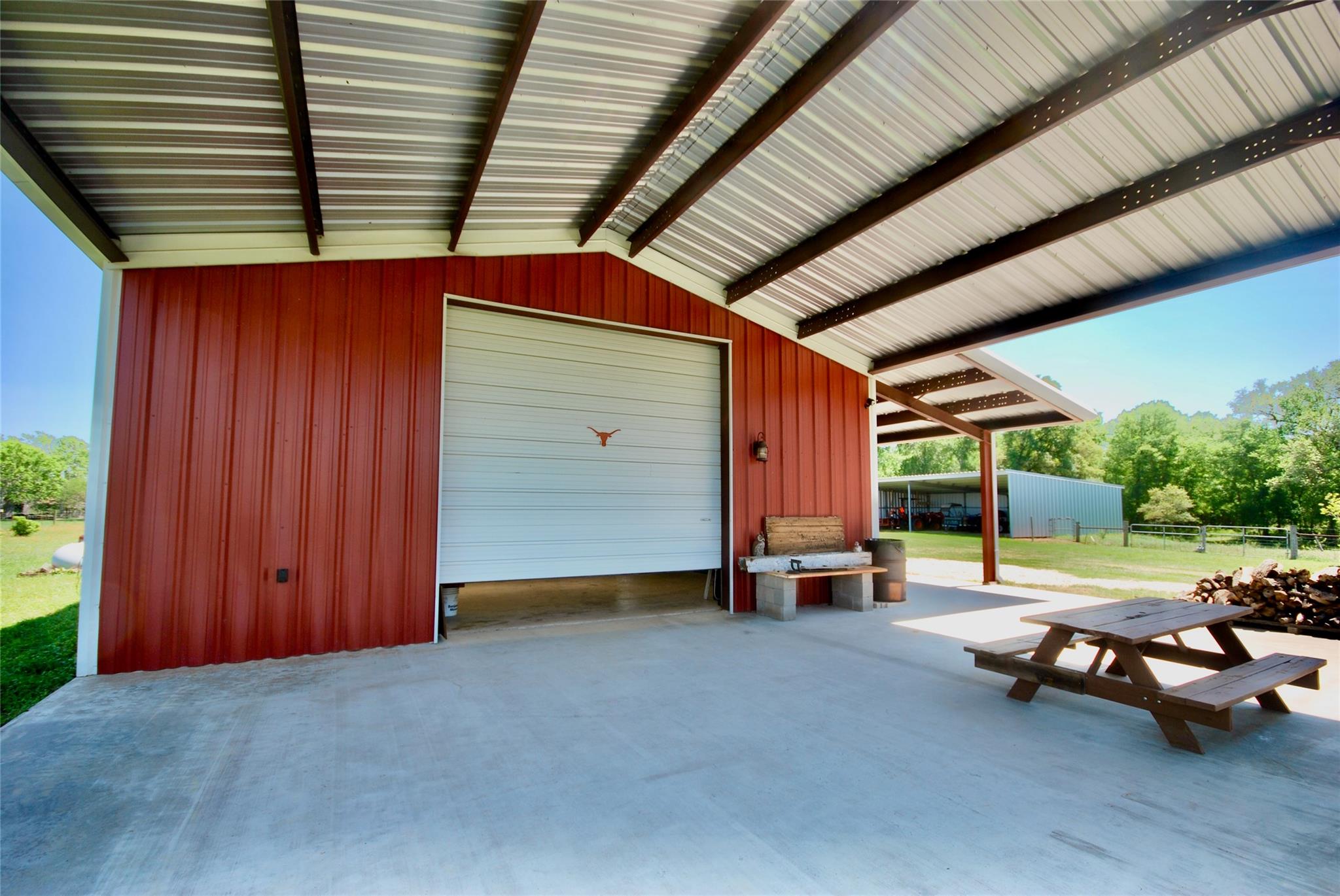 4255 Fm 957 Property Photo 10