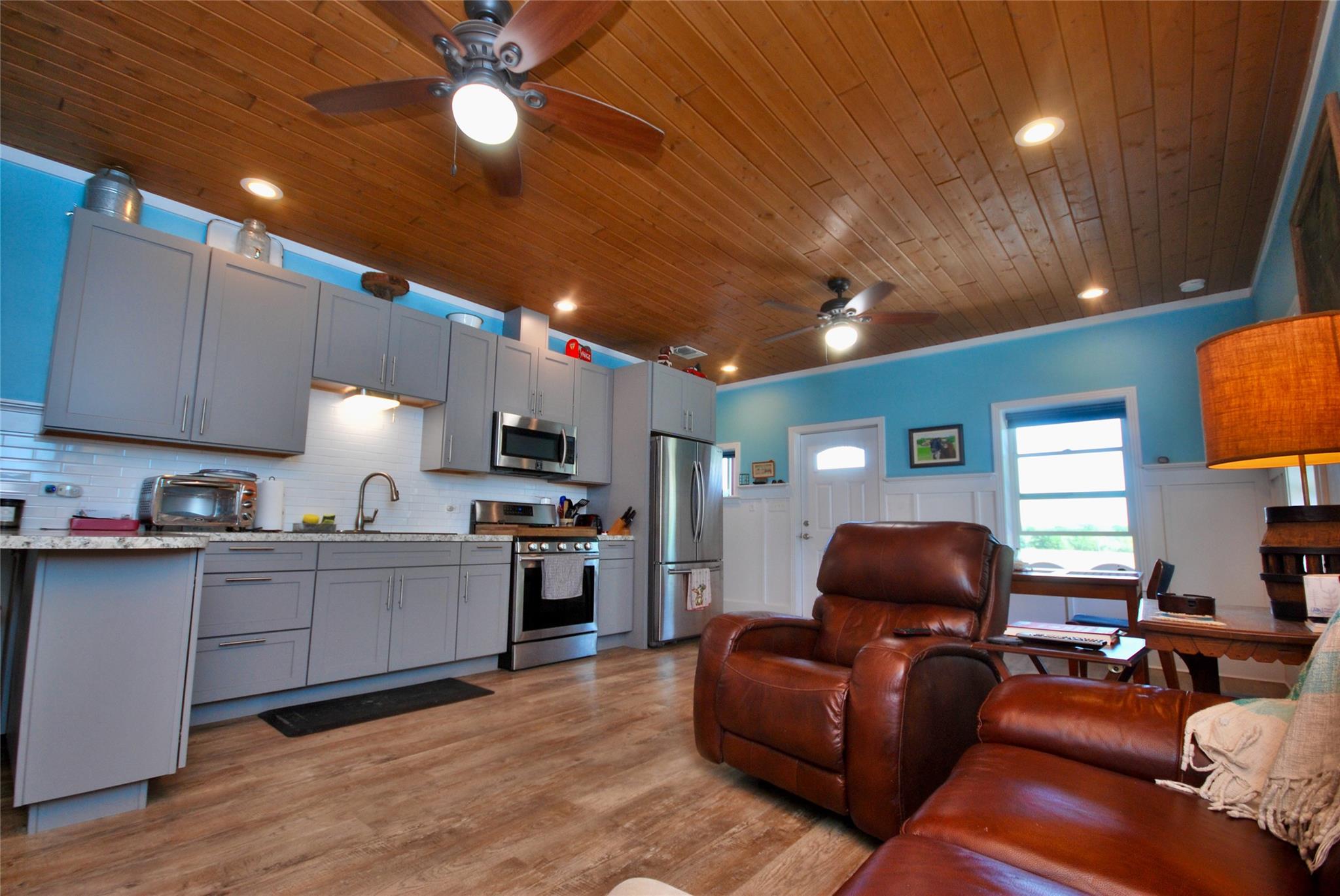 4255 Fm 957 Property Photo 13