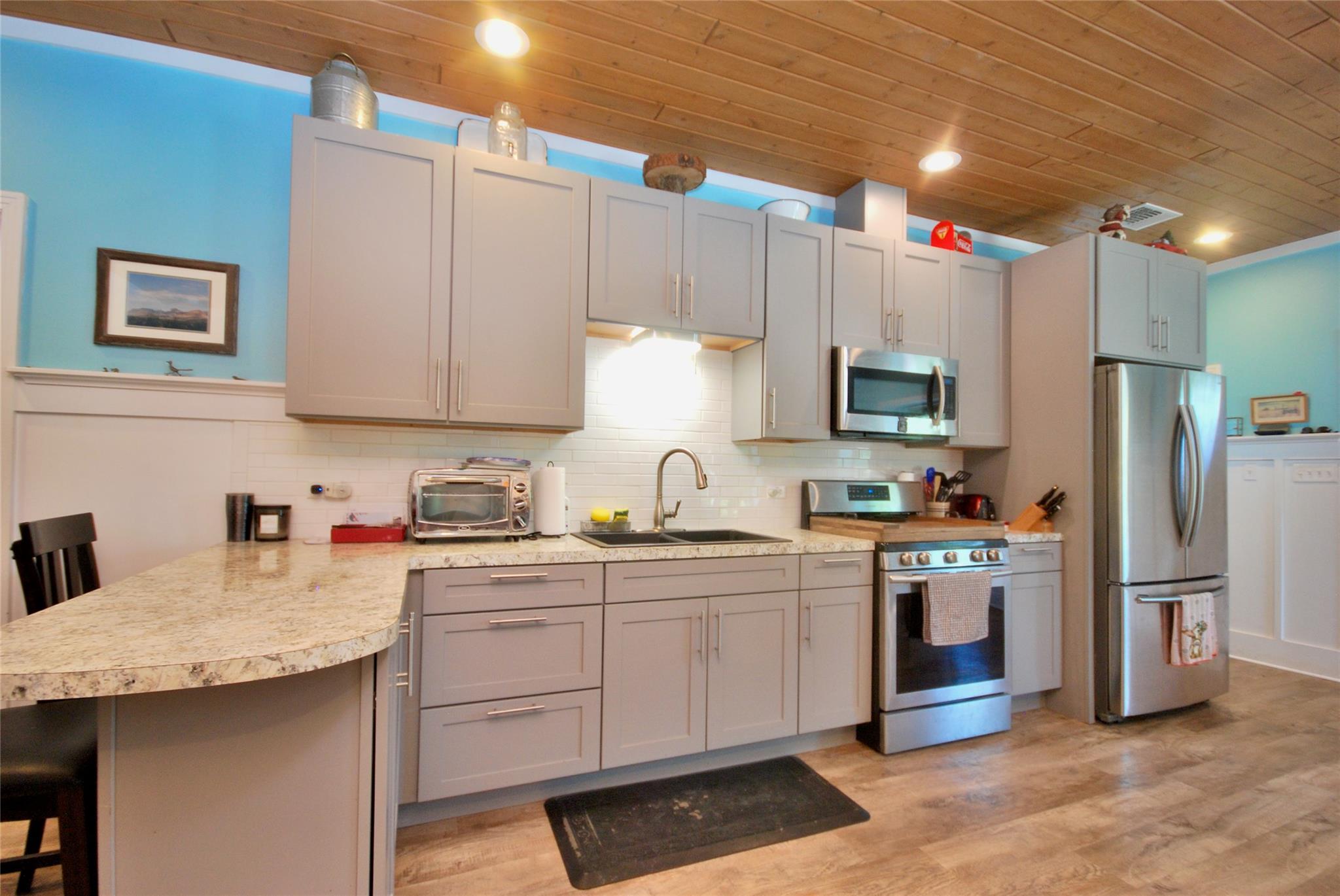 4255 Fm 957 Property Photo 14