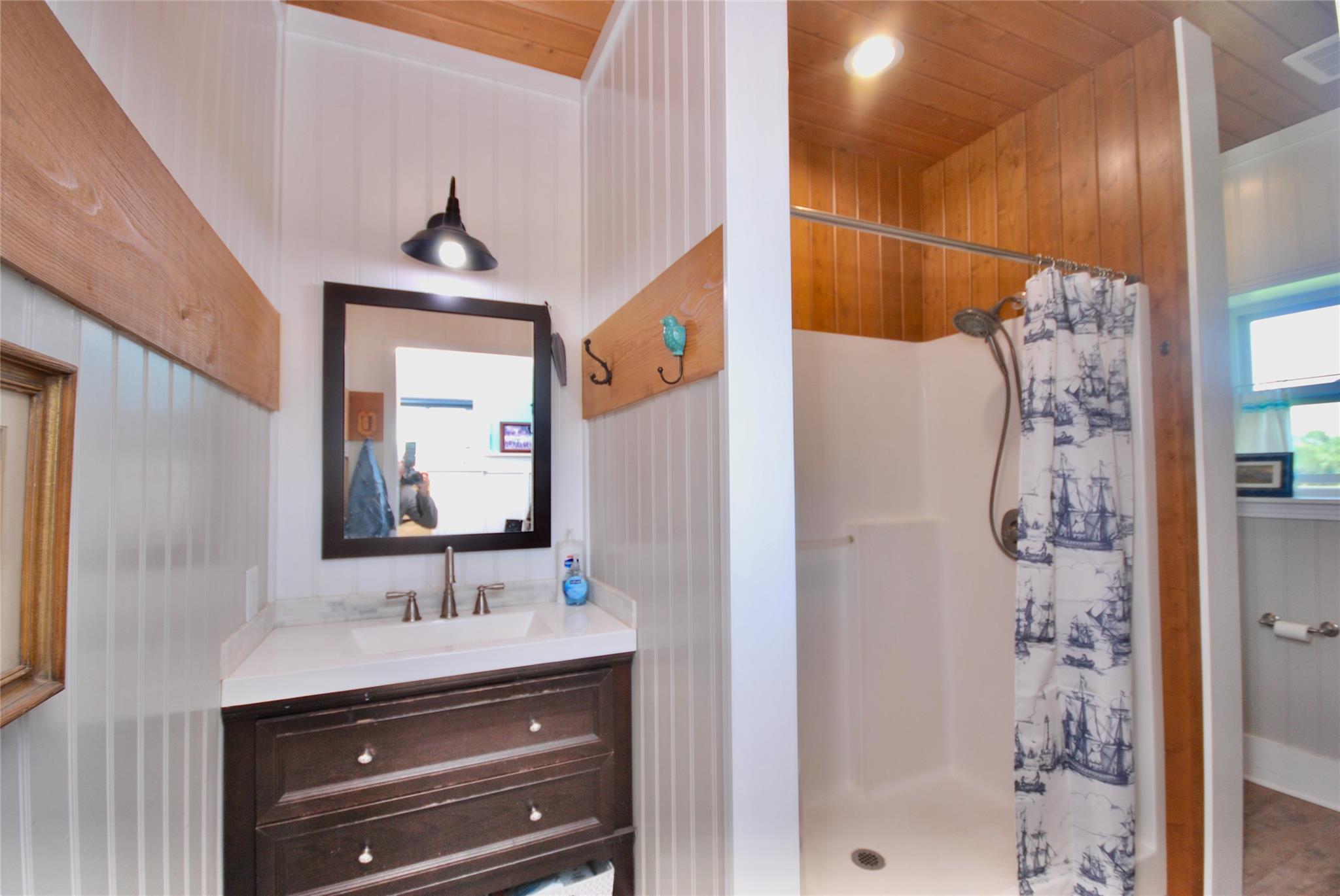 4255 Fm 957 Property Photo 18