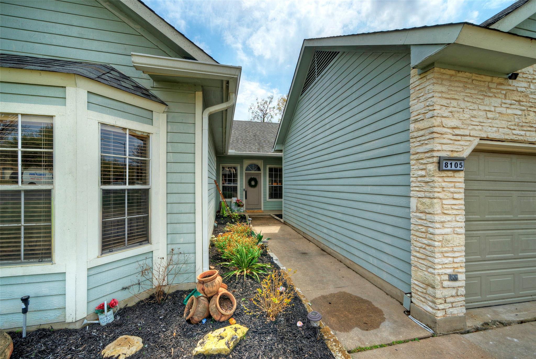 8105 Elkhorn Mountain Trl Property Photo 2