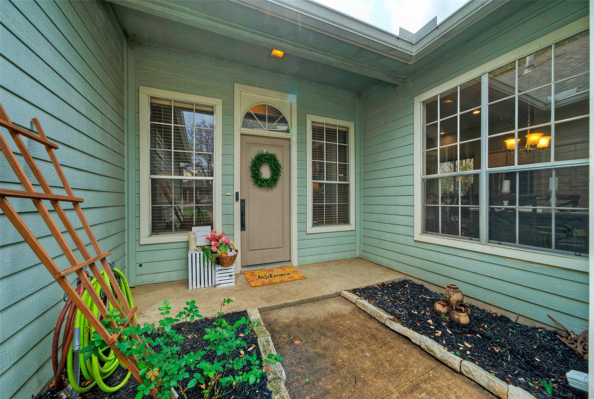 8105 Elkhorn Mountain Trl Property Photo 3
