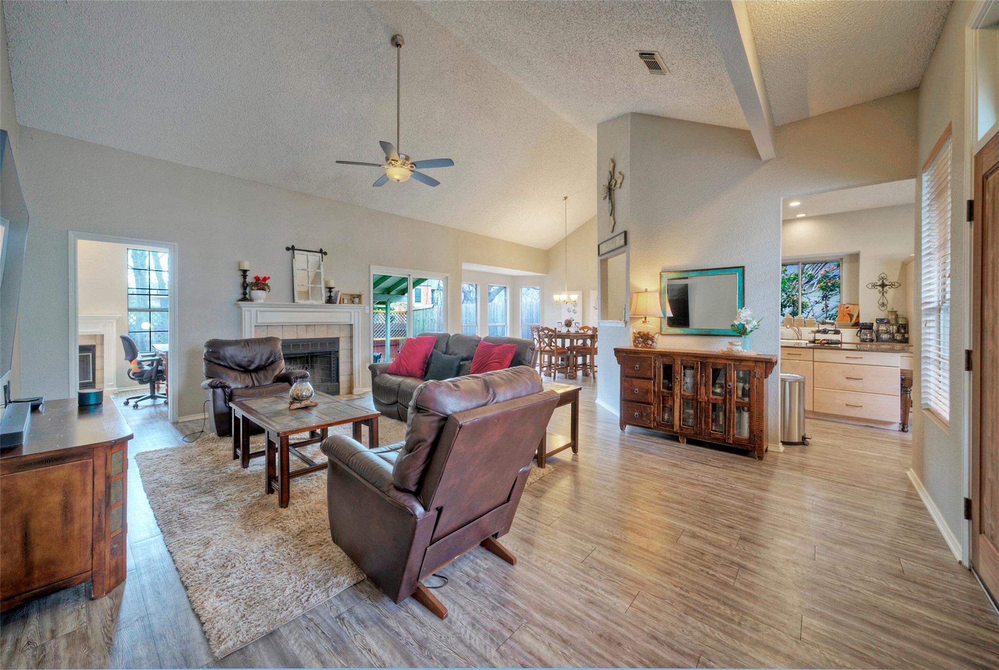 8105 Elkhorn Mountain Trl Property Photo 5