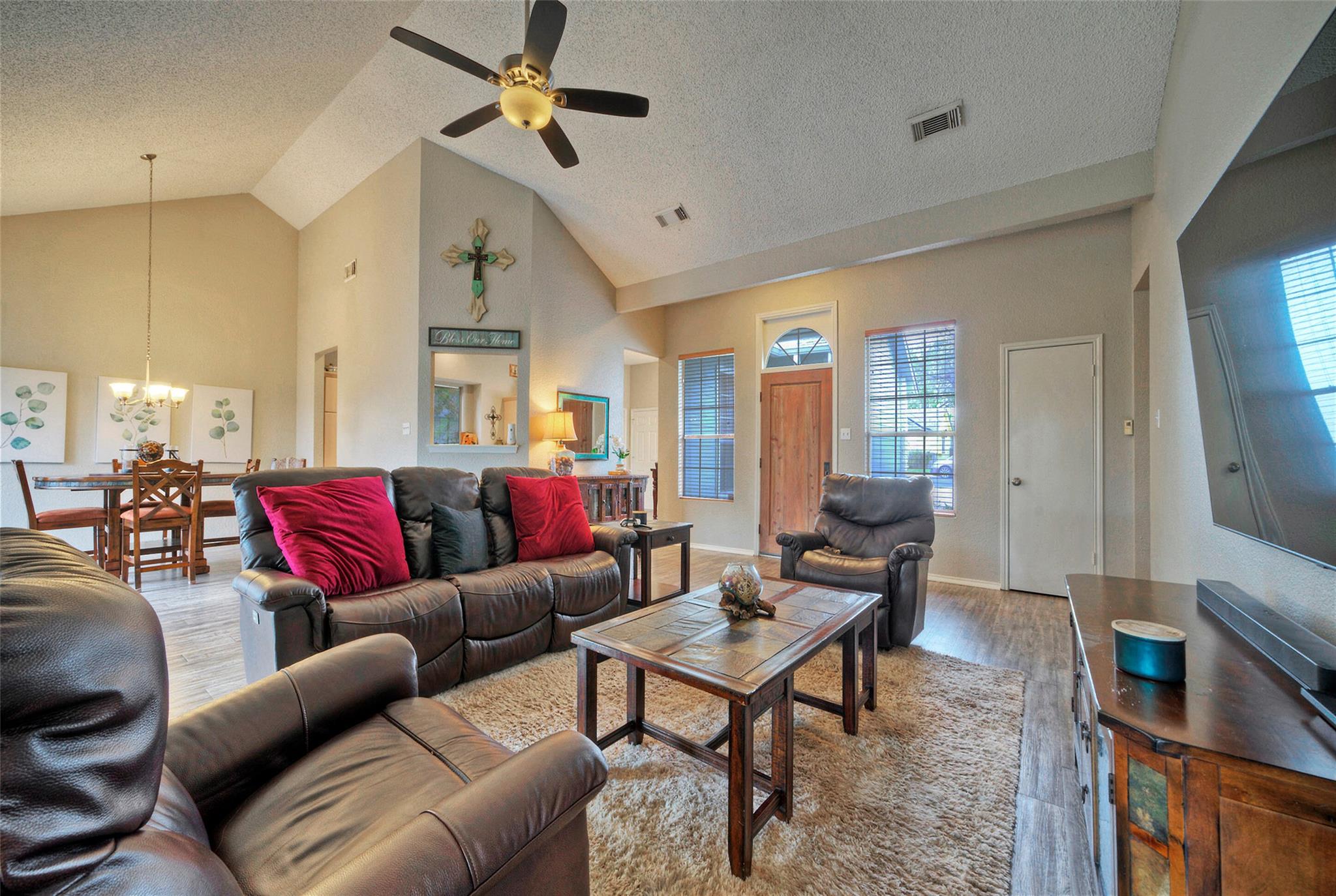 8105 Elkhorn Mountain Trl Property Photo 6