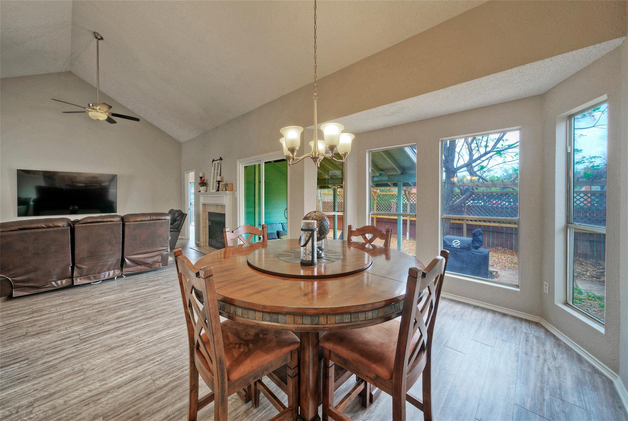 8105 Elkhorn Mountain Trl Property Photo 9