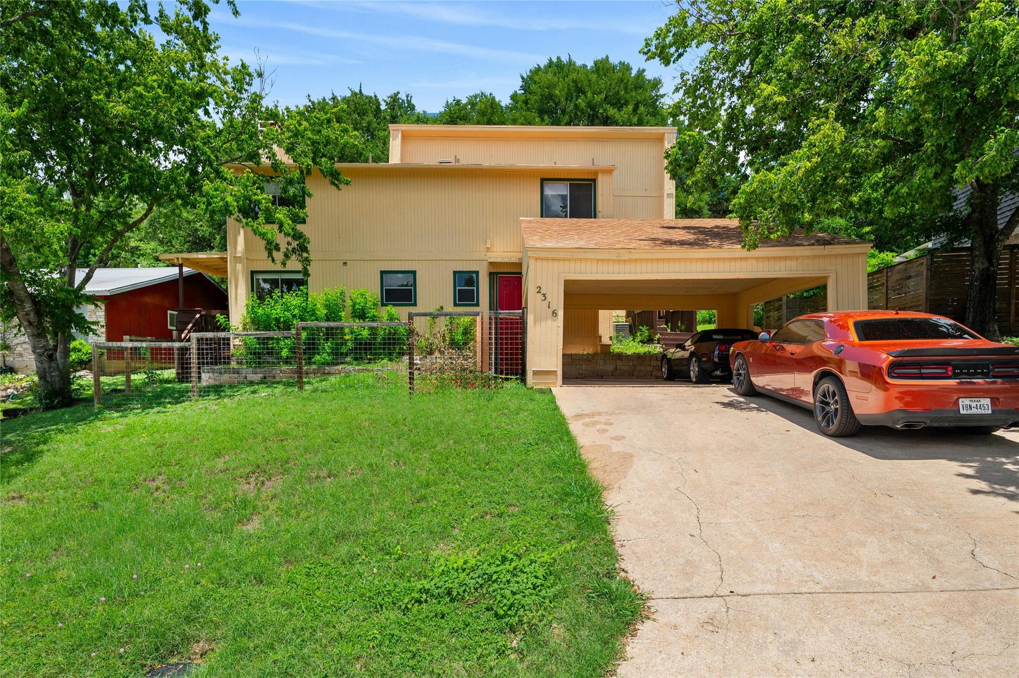 2316 Montclaire St #a Property Photo 1