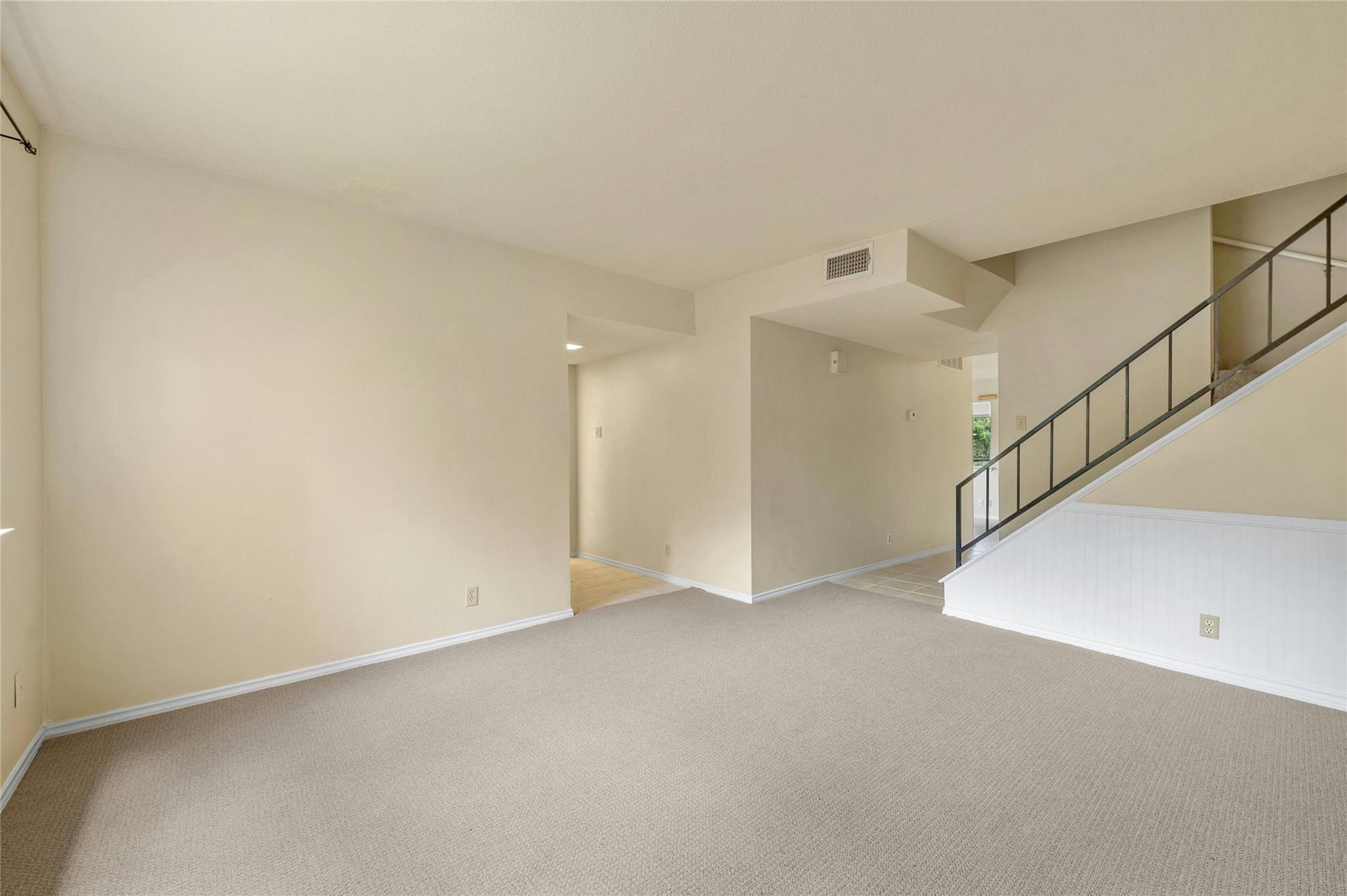 2316 Montclaire St #a Property Photo 5