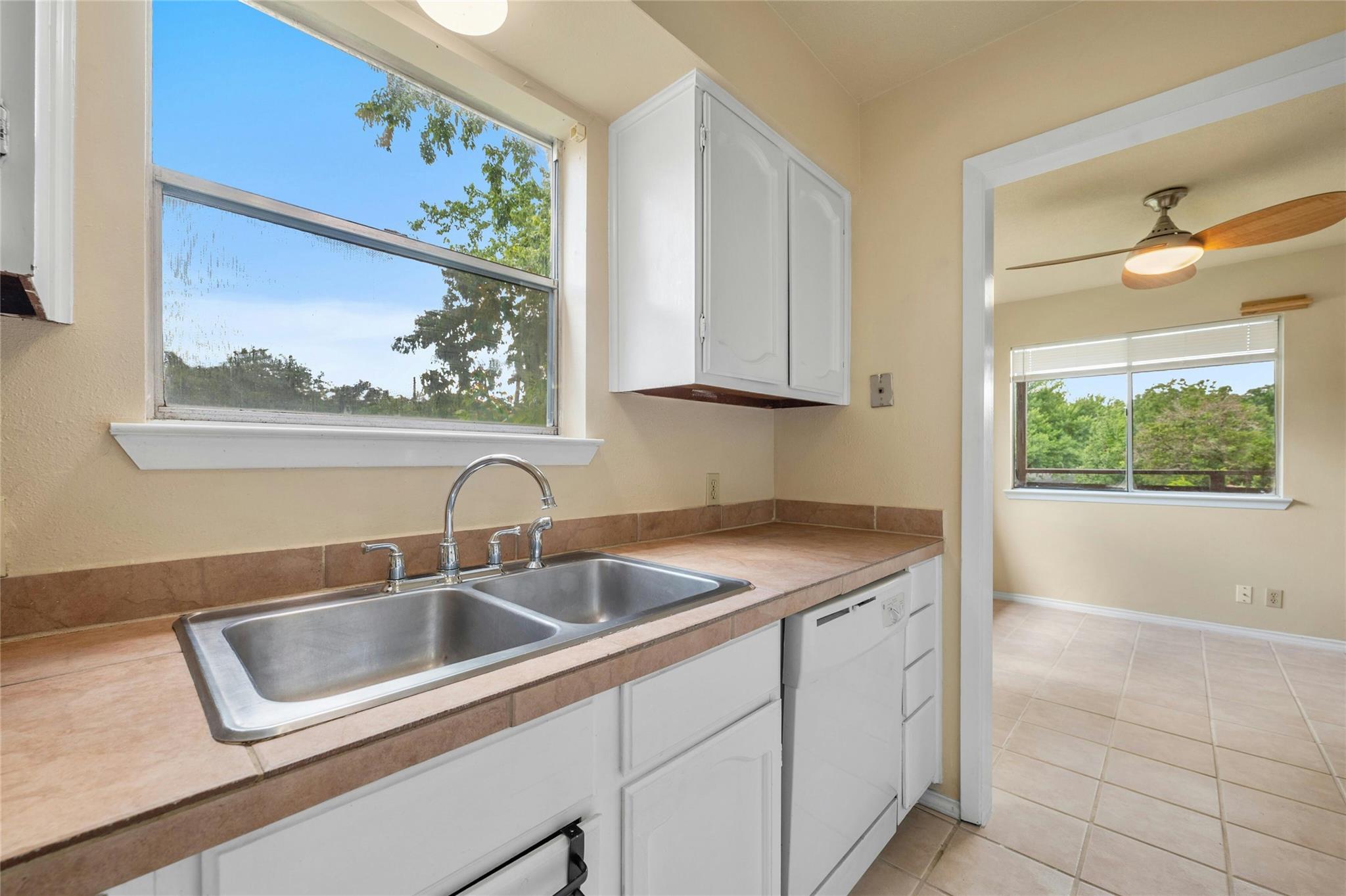 2316 Montclaire St #a Property Photo 18