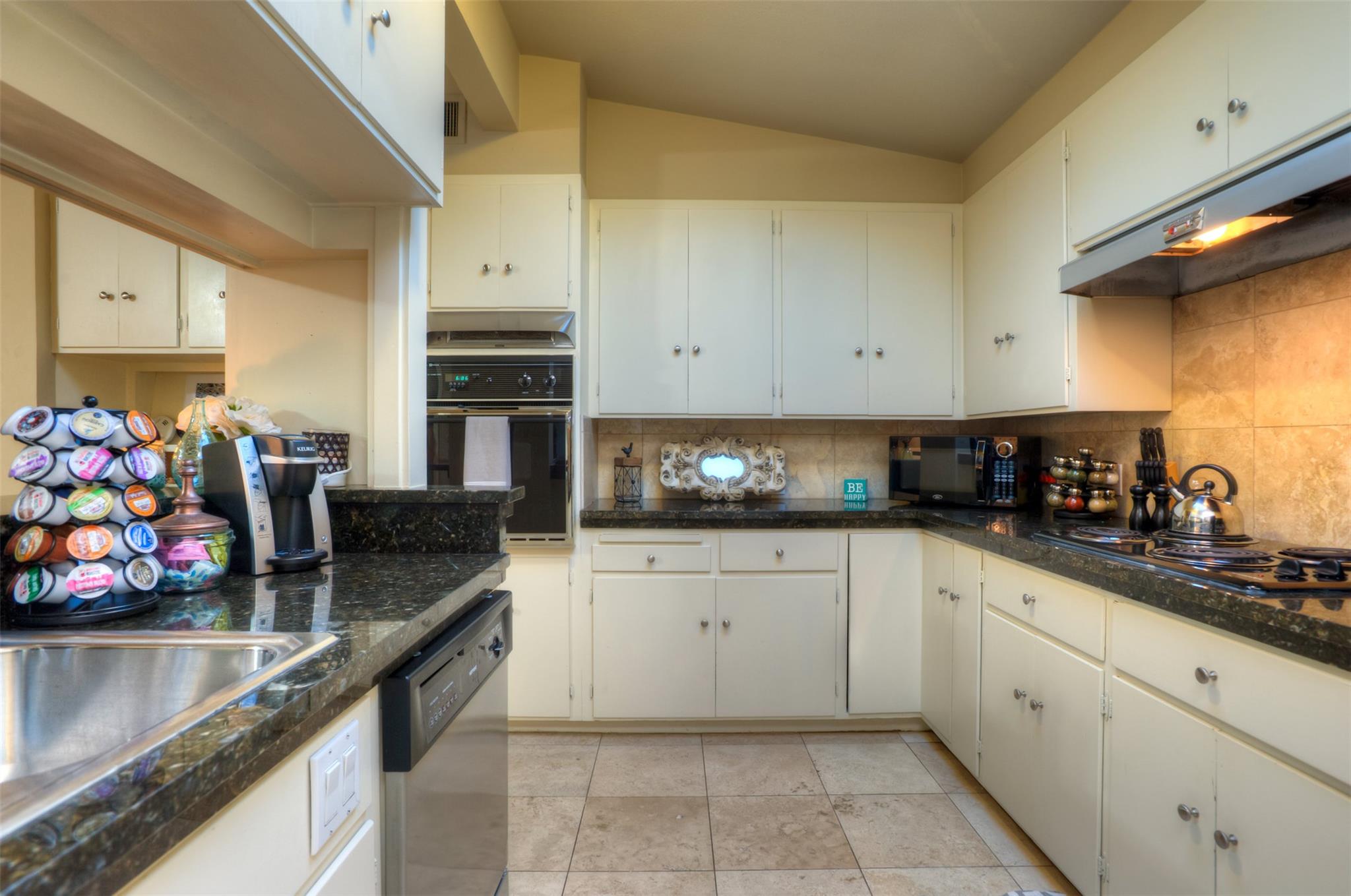 2400 Jarratt Ave #b Property Photo 4