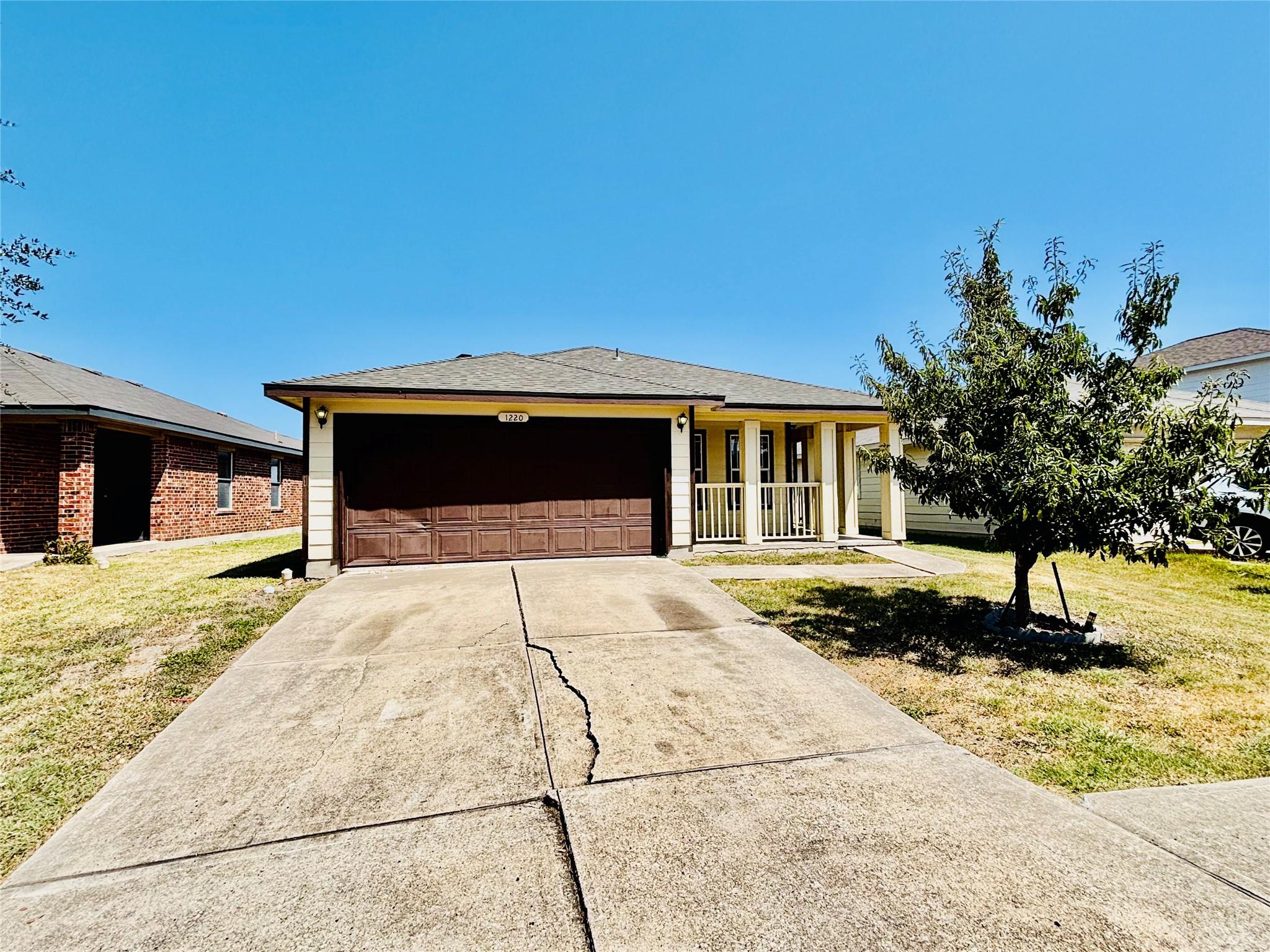 1220 Anise Dr Property Photo 1